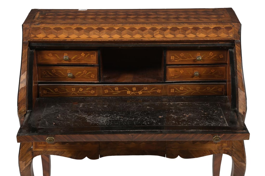Y A LOUIS XV BOMBE WALNUT, ROSEWOOD AND PARQUETRY CYLINDER BUREAU, SECOND HALF 18TH CENTURY - 3
