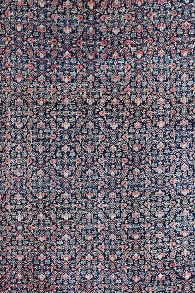 A PERSIAN FERAGHAN CARPET - 2