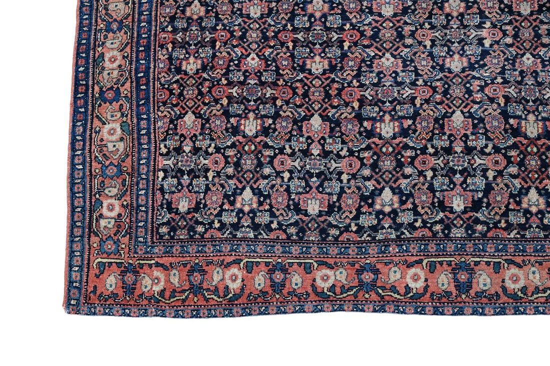 A PERSIAN FERAGHAN CARPET - 3