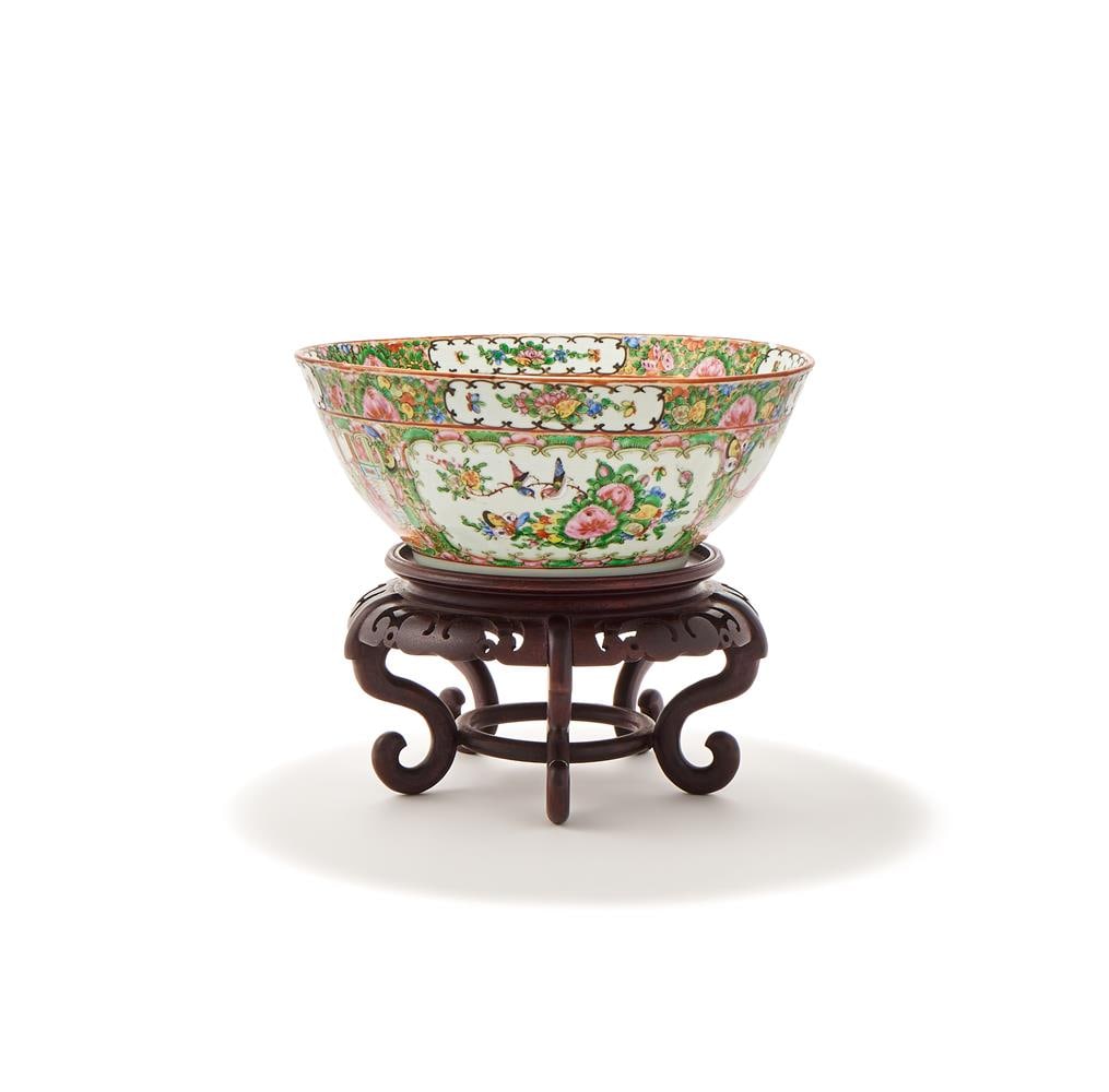 A CANTONESE BOWL, LATE 19TH CENTURY AND LATER - 3