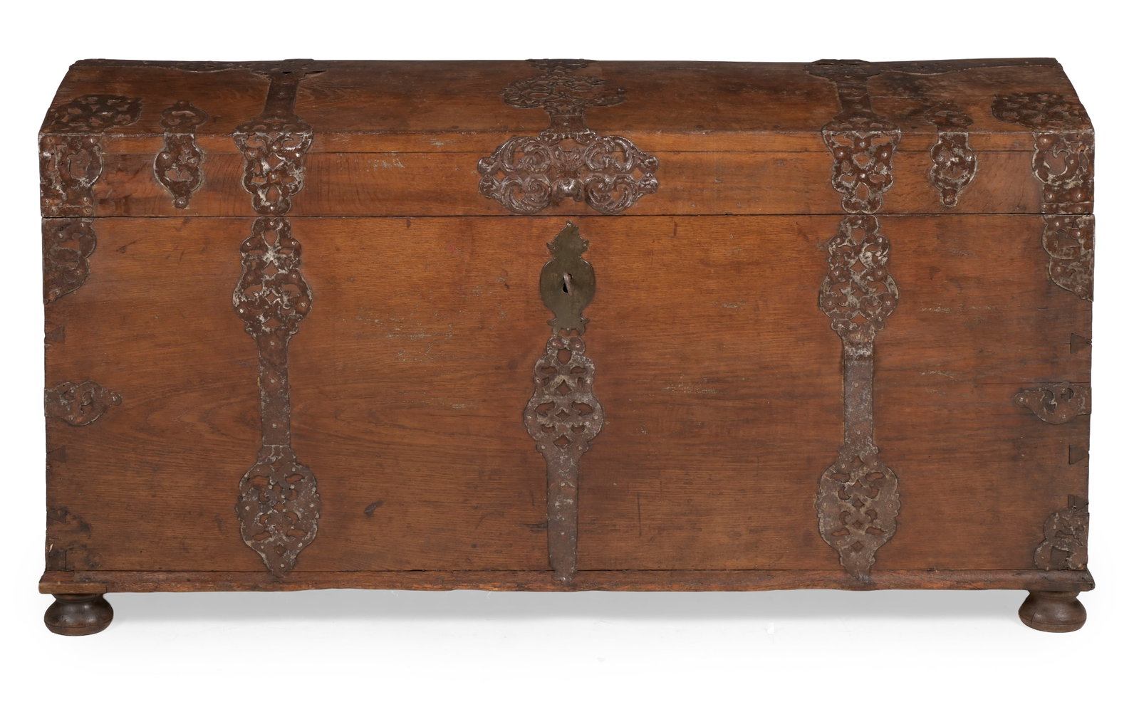 A LARGE LOUIS XIV OAK IRON BOUND DOME TOP COFFER, FRENCH, CIRCA 1700 - 2