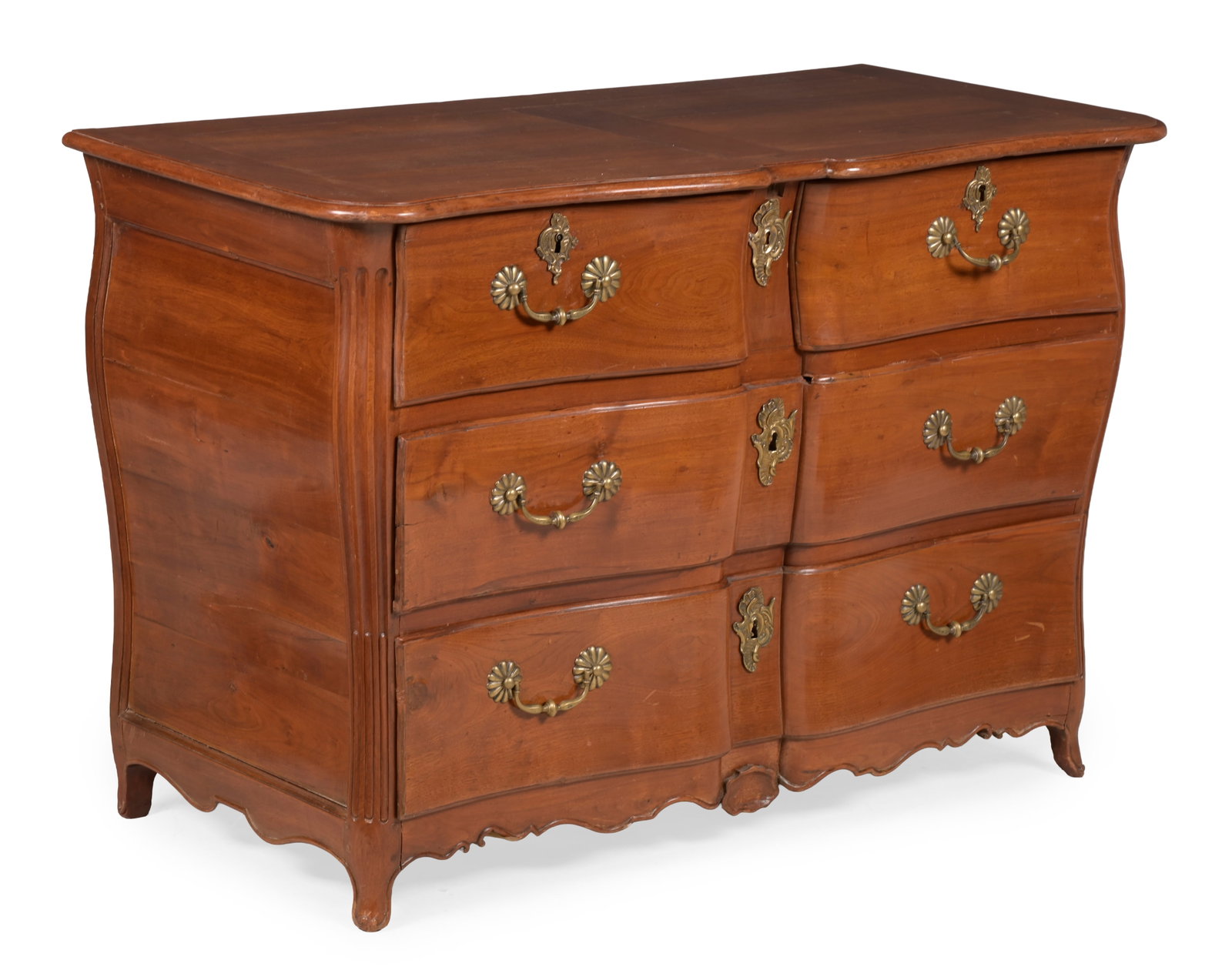 A WALNUT DOUBLE SERPENTINE FRONTED COMMODE, FRENCH, IN LOUIS XV STYLE, 19TH CENTURY: A WALNUT DOUBLE SERPENTINE FRONTED COMMODE FRENCH, IN LOUIS XV STYLE, 19TH CENTURY With bold brass handles and splay feet 86cm high, 124cm wide, 62cm deep Condition Report: PLEASE NOTE: ALL LOTS ARE