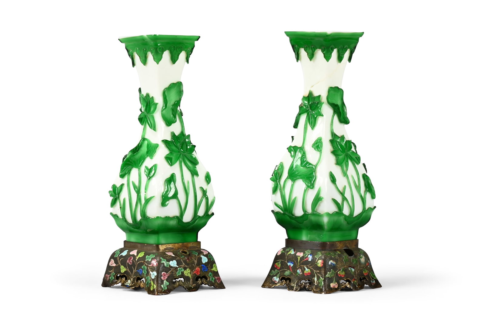 A PAIR OF CHINESE GREEN AND WHITE 'PEKING CARVED GLASS' VASES AND STANDS, EARLY REPUBLIC OF CHINA - 2