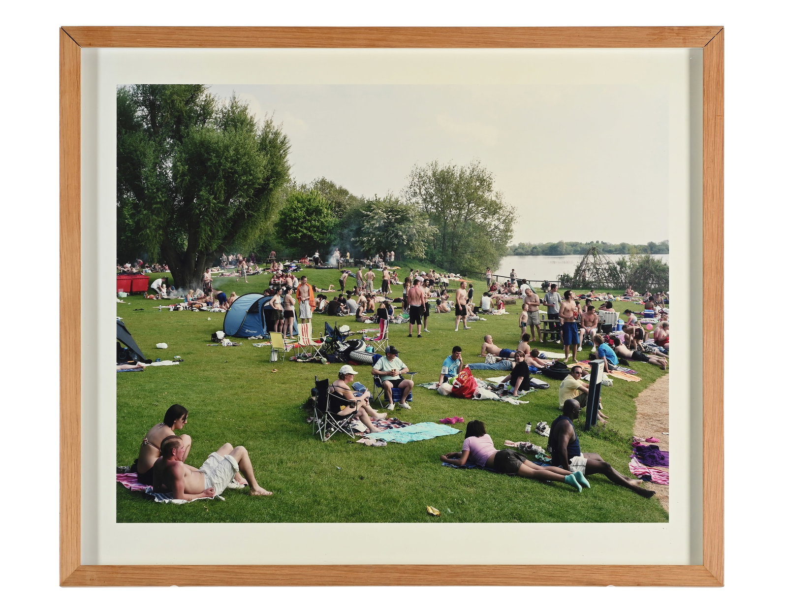 λ SIMON ROBERTS (BRITISH B. 1974), KEYNES COUNTRY PARK BEACH, SHORNECOTE, GLOUCESTERSHIRE: λ SIMON ROBERTS (BRITISH B. 1974) KEYNES COUNTRY PARK BEACH, SHORNECOTE, GLOUCESTERSHIRE, 11 MAY 2008 Chromogenic print 49 x 59.5cm (19¼ x 23¼in.) This work is number 2 from an