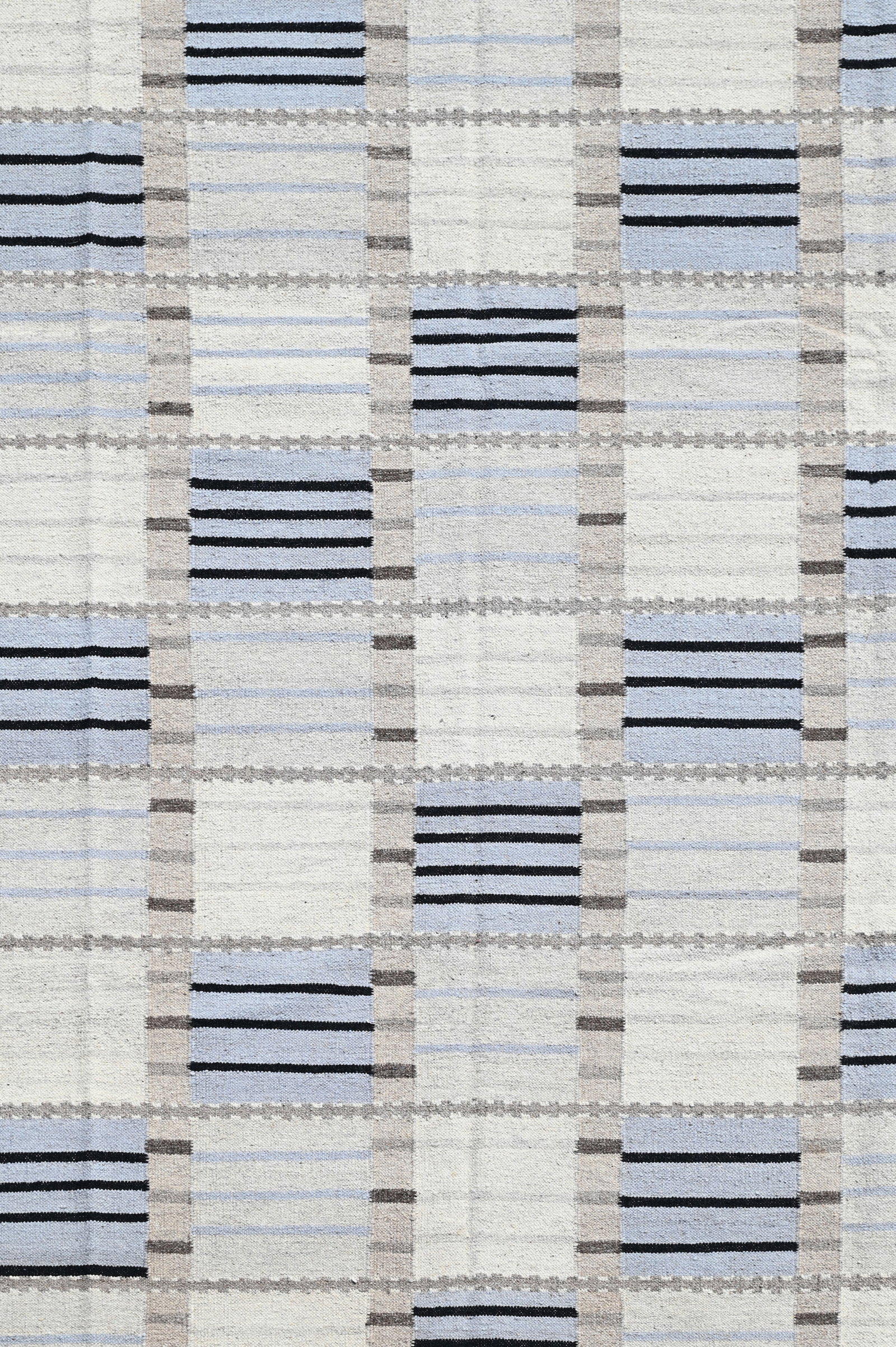 A FLAT WOVEN SWEDISH STYLE KELIM, MODERN - 2