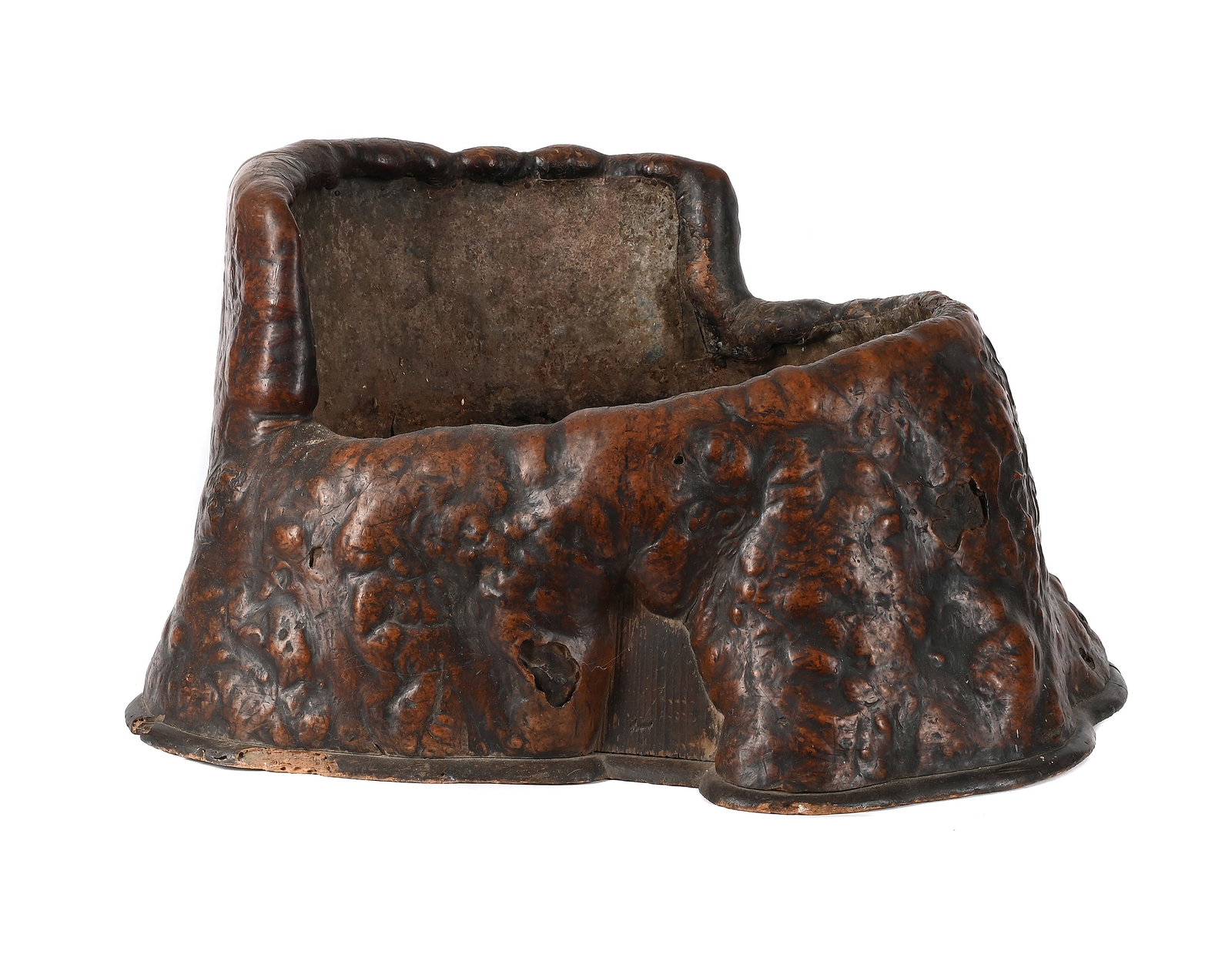A JAPANESE CARVED ROOT WOOD STAND: A JAPANESE CARVED ROOT WOOD STAND EARLY 20TH CENTURY 50cm long x 33cm high Condition Report: PLEASE NOTE: ALL LOTS ARE LOCATED AT SACKVILLE WEST STORAGE IN ANDOVER (SP10 3SA) AND ARE NOT AVAILABLE TO