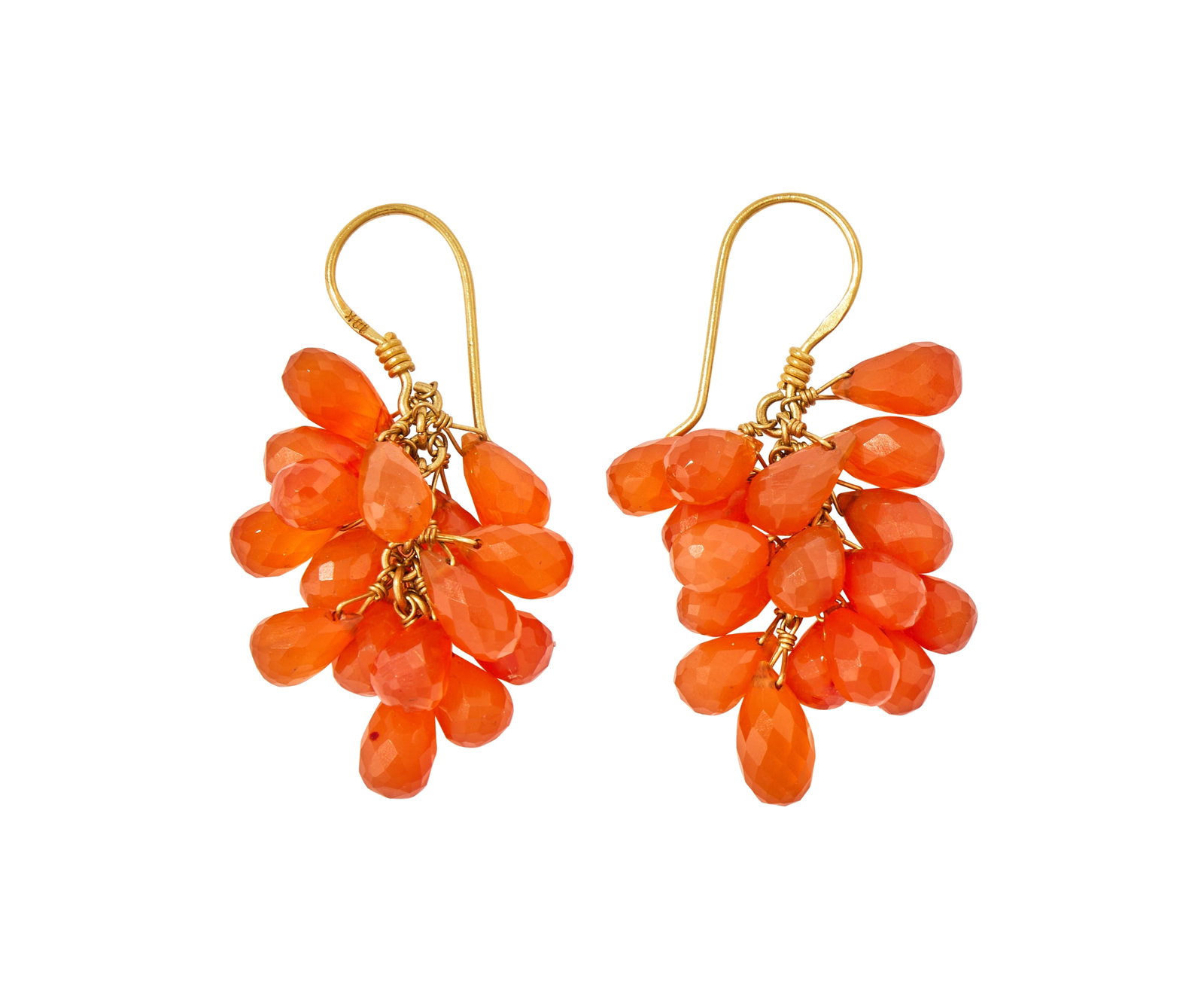A PAIR OF CARNELIAN EARRINGS: A PAIR OF CARNELIAN EARRINGS The shepherds hook fittings suspending numerous briolette carnelian drops, stamped 18k Size/dimensions: 4.3cm long Gross weight: 11.1 grams Condition