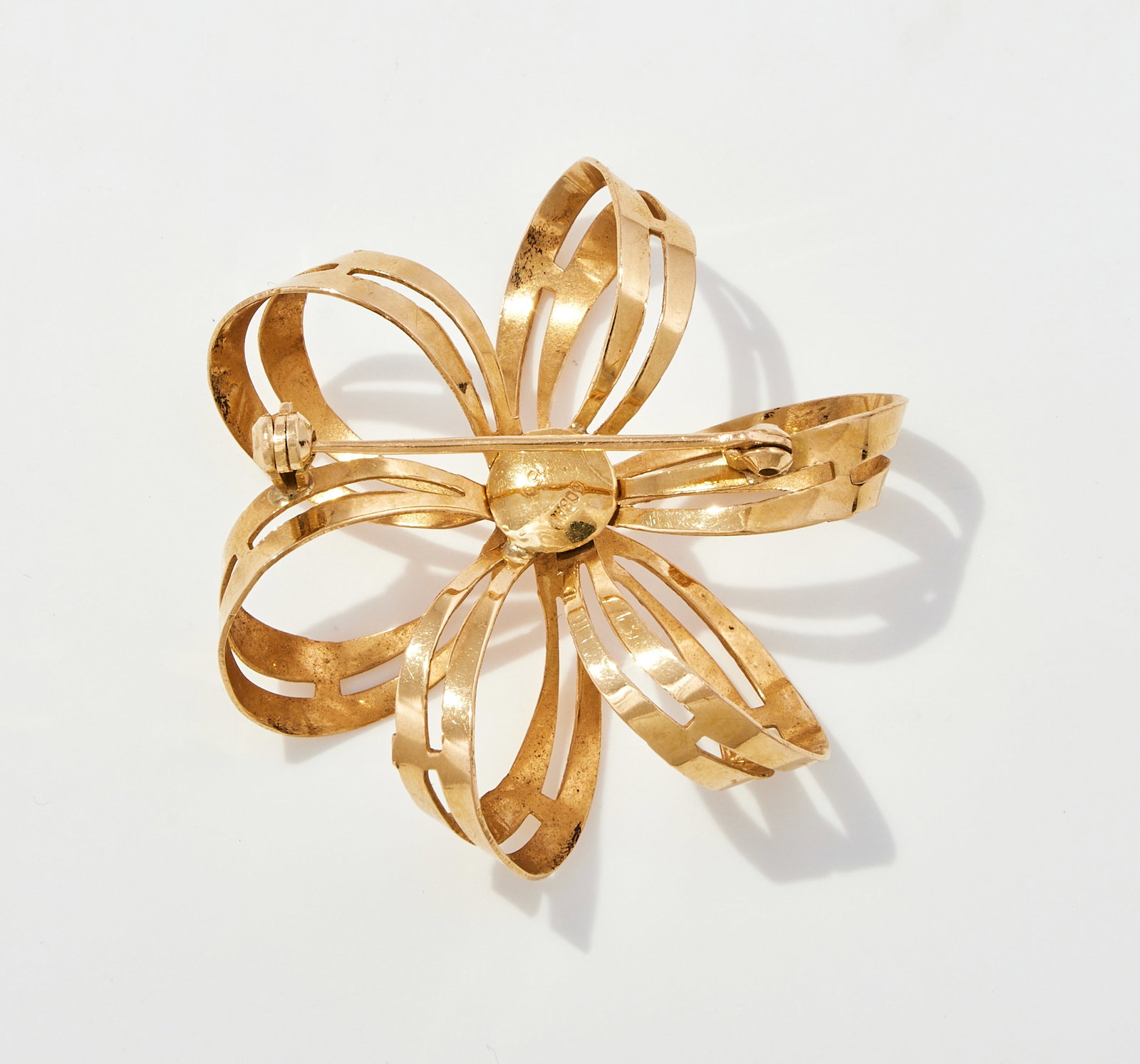 AN ITALIAN MID 20TH CENTURY FLOWERHEAD BROOCH - 2