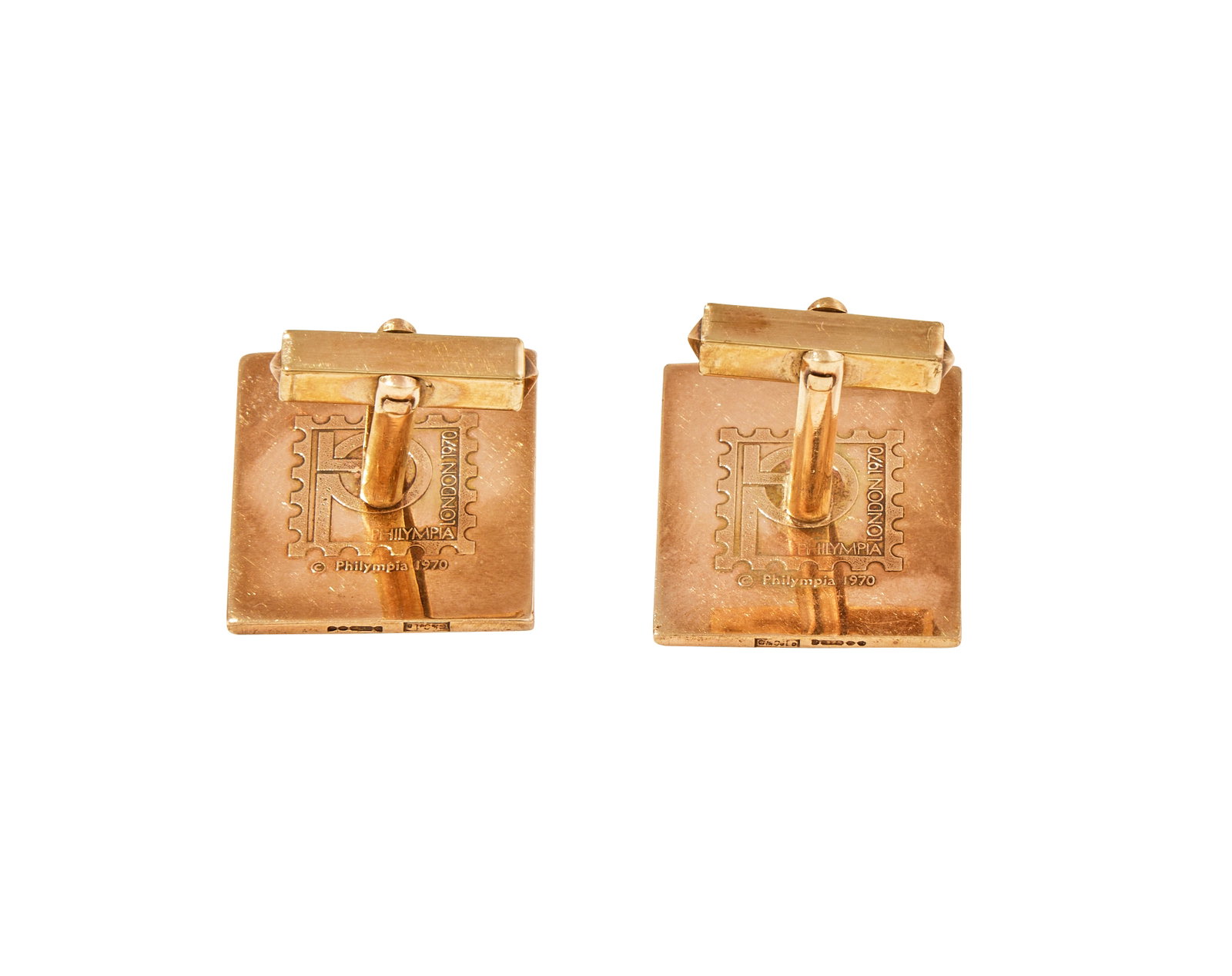 A PAIR OF 9 CARAT GOLD STAMP CUFFLINKS - 2