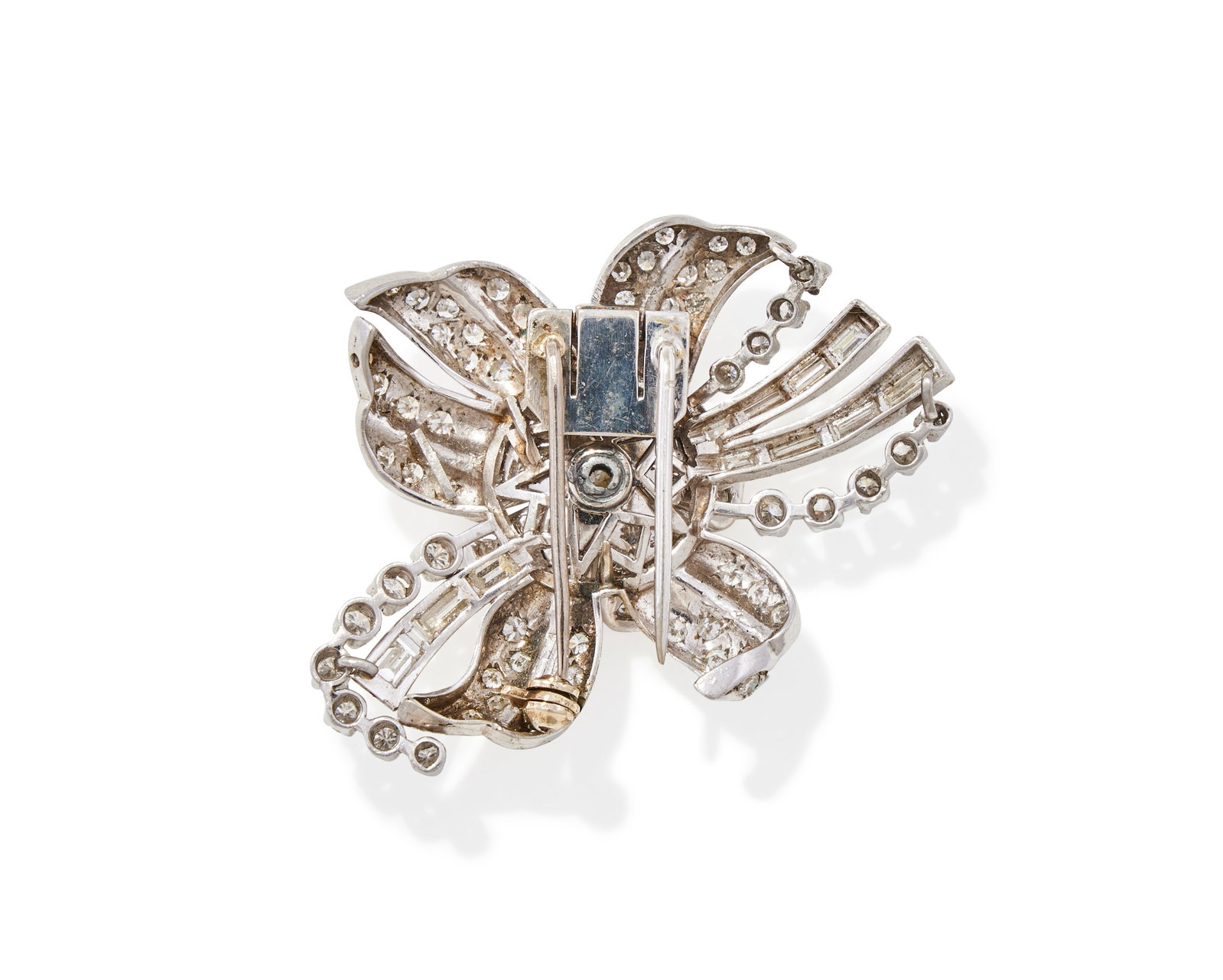 A MID 20TH CENTURY DIAMOND BROOCH - 3