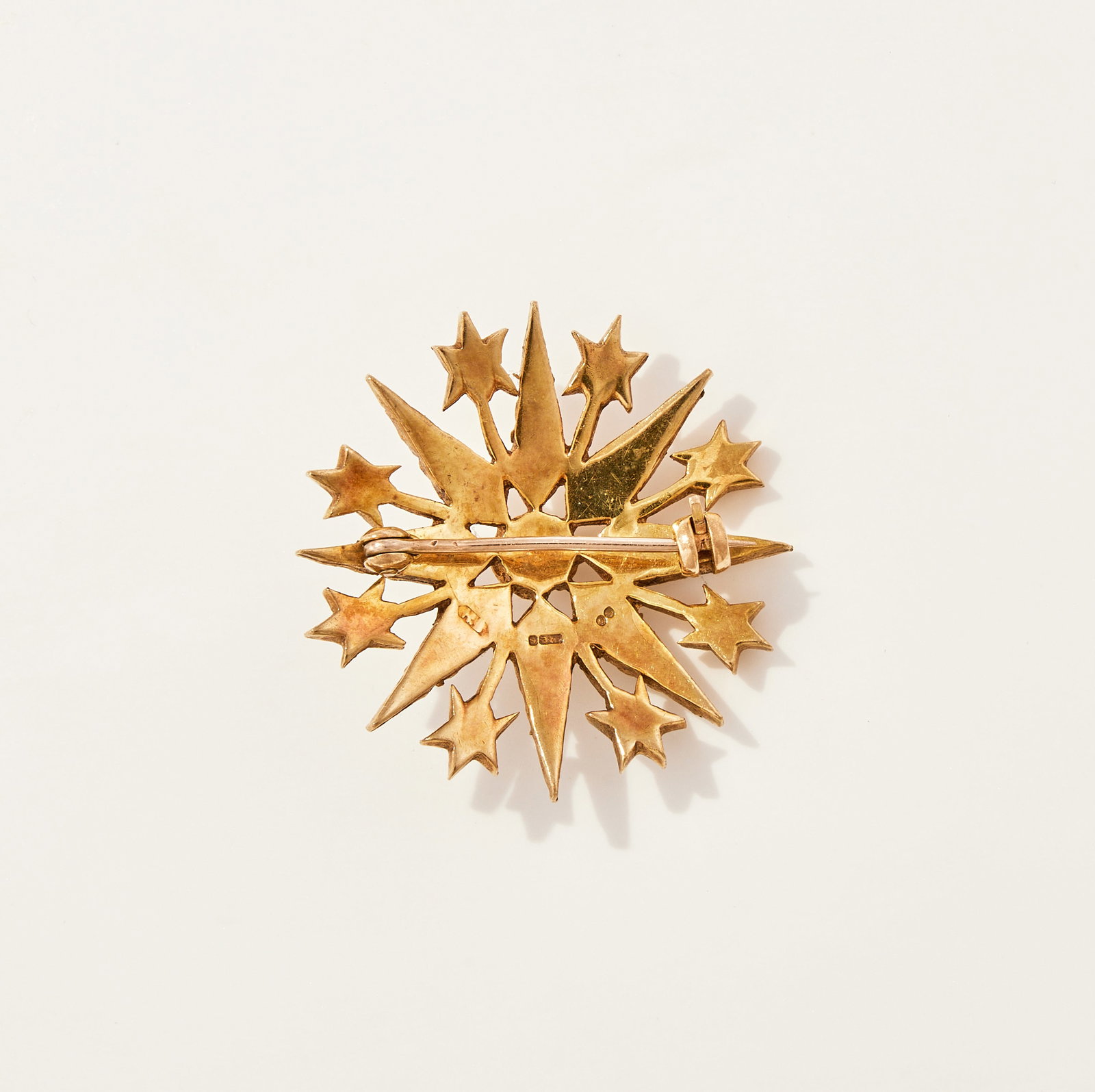 A HALF PEARL STAR BROOCH - 2