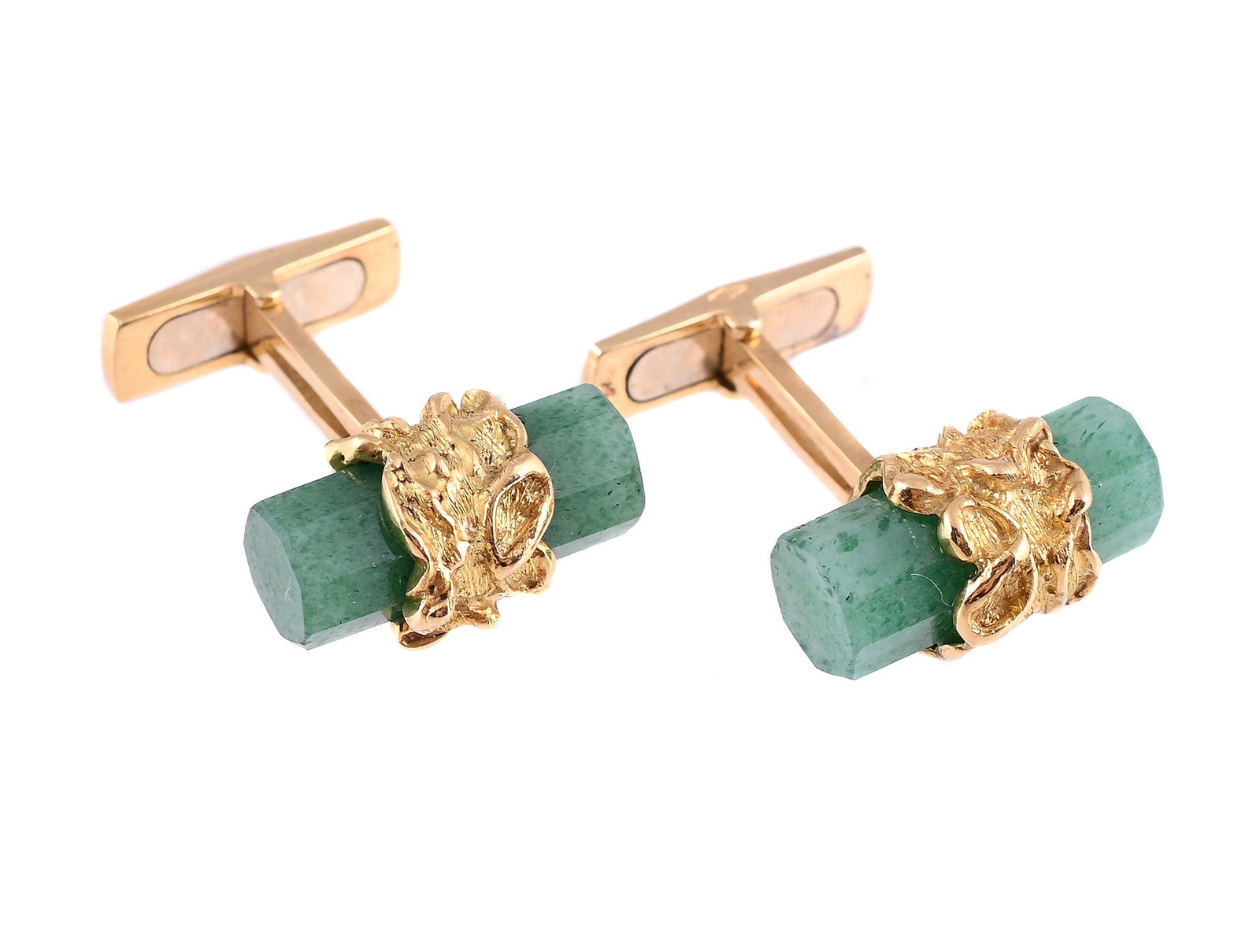 A PAIR OF AVENTURINE QUARTZ CUFFLINKS: A PAIR OF AVENTURINE QUARTZ CUFFLINKS The polished octagonal aventurine quartz batons within textured bands, to pierced bar connectors and reeded swivel terminals, stamped 750 Size/dimensions: