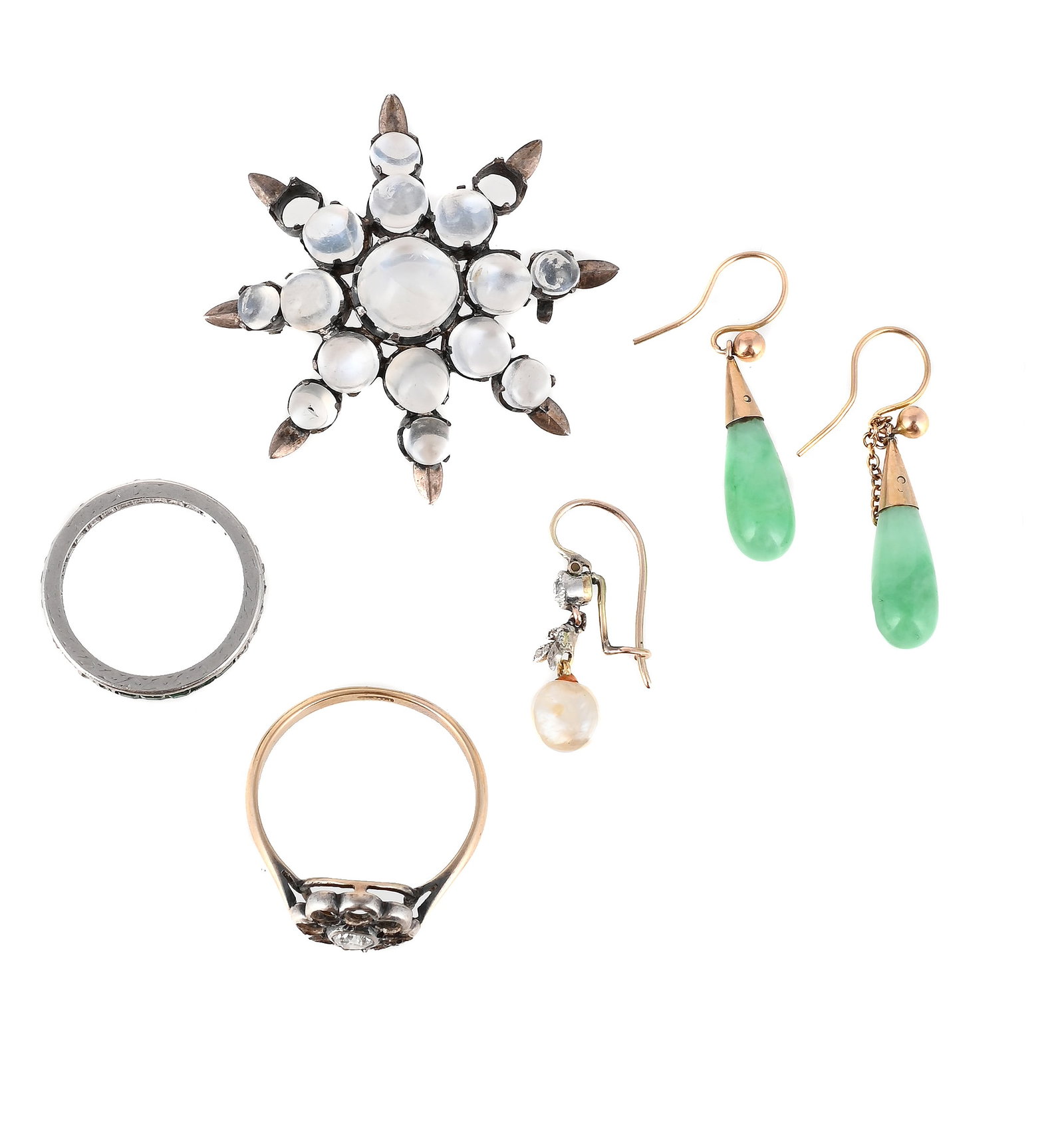 A SMALL COLLECTION OF JEWELLERY: A SMALL COLLECTION OF JEWELLERY Comprising a diamond and emerald eternity ring, unmarked; a pair of jadeite jade pendent earrings, hook fittings, unmarked; an early 20th century diamond and baroque