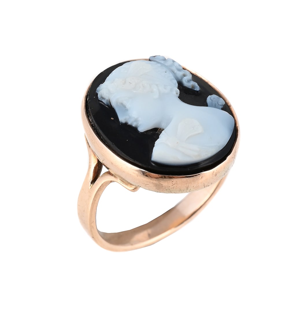 A VICTORIAN BANDED ONYX CAMEO OF PSYCHE (1 of 1)