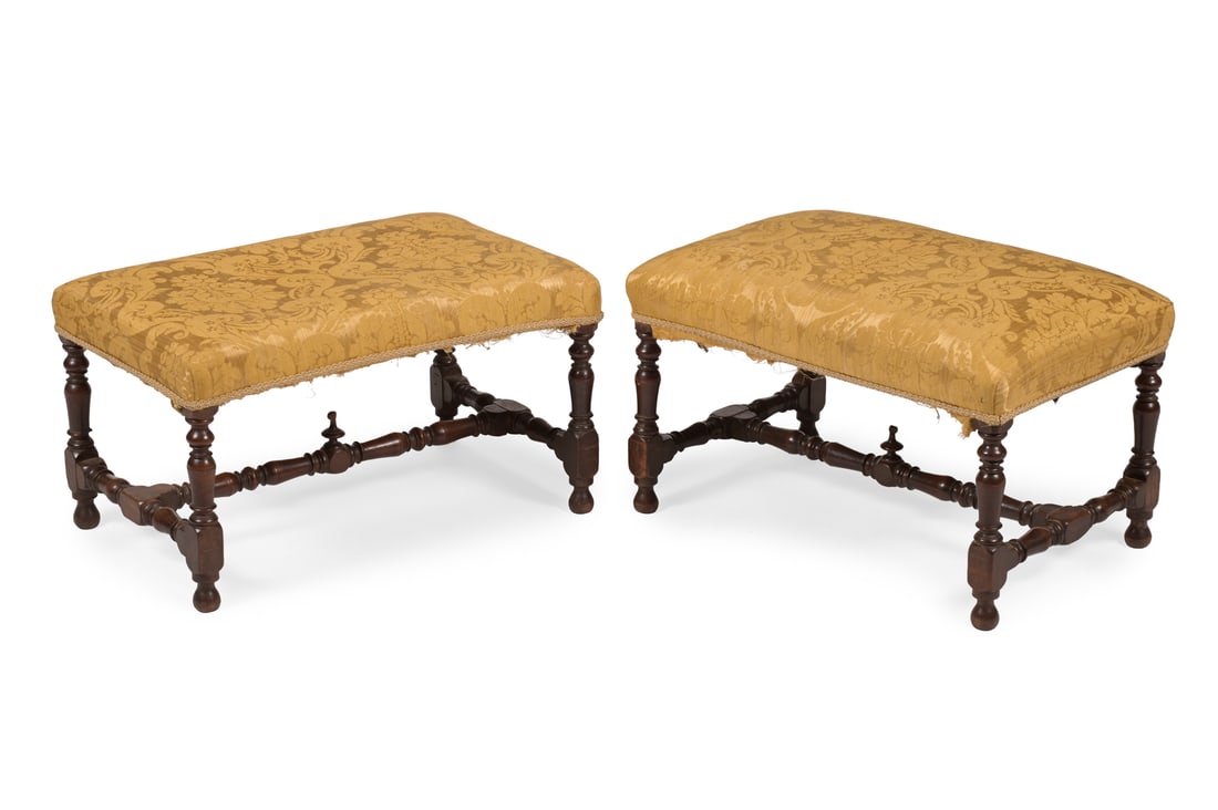 A PAIR OF WILLIAM III WALNUT AND SILK DAMASK UPHOLSTERED STOOLS, CIRCA 1700: A PAIR OF WILLIAM III WALNUT AND SILK DAMASK UPHOLSTERED STOOLSCIRCA 170040cm high, 71cm wide, 45cm deep
