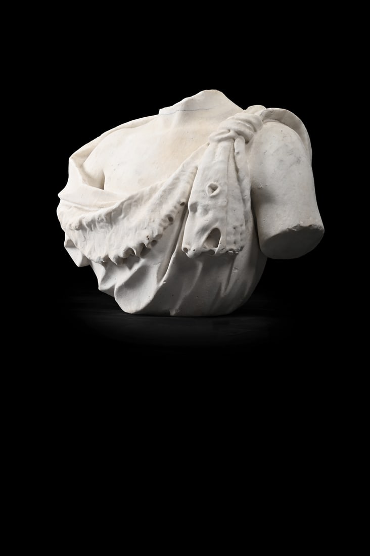 AFTER THE ANTIQUE, A SET OF CARVED MARBLE SHOULDERS, ITALIAN, LATE 17TH OR EARLY 18TH CENTURY: AFTER THE ANTIQUE, A SET OF CARVED MARBLE SHOULDERS ITALIAN, LATE 17TH OR EARLY 18TH CENTURYWith swept partially ruffled drapery50cm high, 60cm wide across the whole
