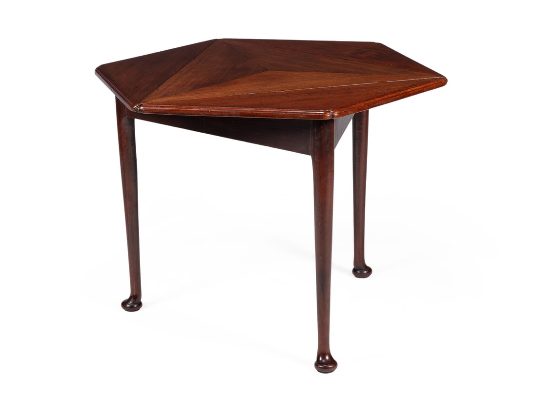 AN UNUSUAL GEORGE II MAHOGANY TRIANGULAR DROP LEAF TABLE, CIRCA 1750 (1 of 5)