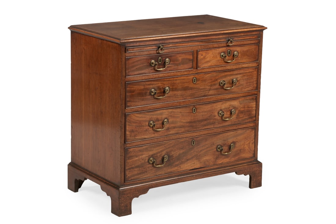 A GEORGE III MAHOGANY CHEST OF DRAWERS, CIRCA 1775: A GEORGE III MAHOGANY CHEST OF DRAWERS CIRCA 1775With a brushing slide89cm high, 93cm wide, 52cm deep