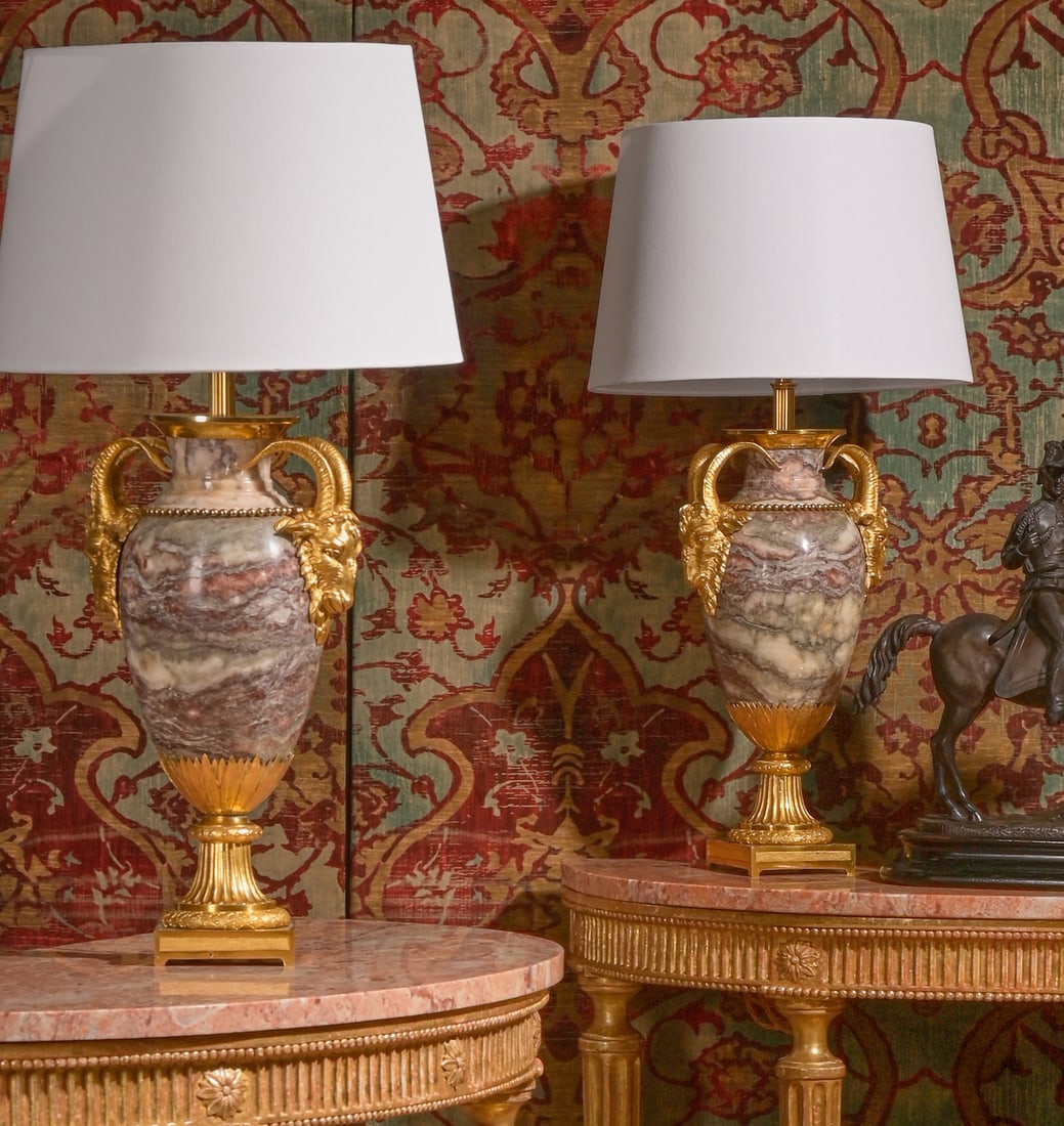 A PAIR OF GILT METAL MOUNTED BRECHE VIOLET TABLE LIGHTS, LATE 19TH OR EARLY 20TH CENTURY (1 of 4)