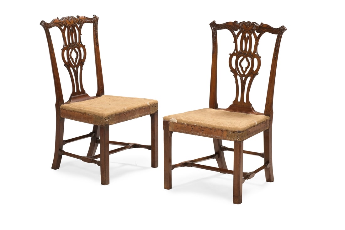 A PAIR OF GEORGE III MAHOGANY SIDE CHAIRS, IN THE MANNER OF THOMAS CHIPPENDALE, CIRCA 1770 (1 of 4)