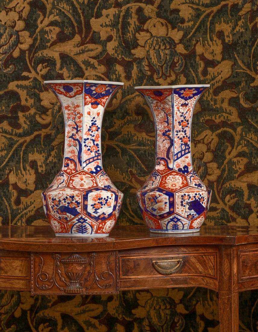 A LARGE PAIR OF JAPANESE IMARI 'TRUMPET' VASES, MEIJI PERIOD, LATE 19TH CENTURY: A LARGE PAIR OF JAPANESE IMARI 'TRUMPET' VASESMEIJI PERIOD, LATE 19TH CENTURY49cm high, 26cm wide
