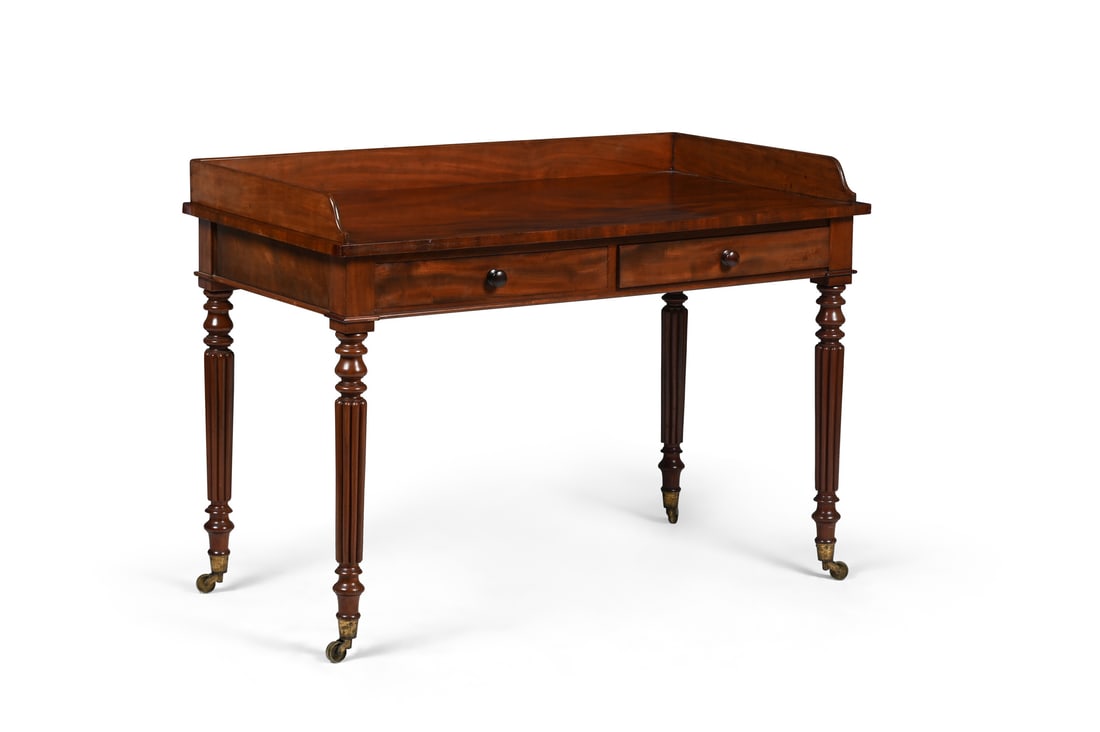 A REGENCY MAHOGANY DRESSING TABLE, IN THE MANNER OF GILLOWS, CIRCA 1815 (1 of 3)