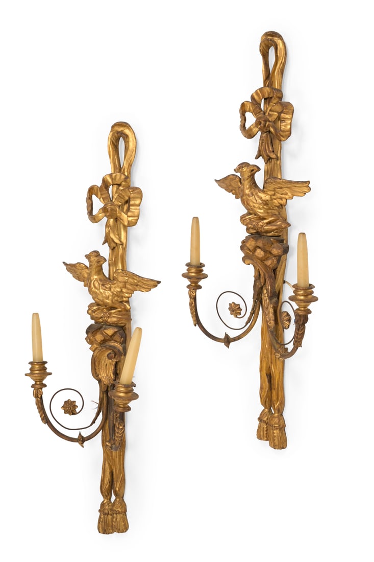 A PAIR OF CARVED GILTWOOD AND GESSO EAGLE MOUNTED TWO BRANCH WALL LIGHTS OR SCONCES (1 of 4)
