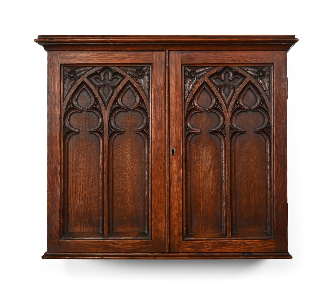 A VICTORIAN CARVED OAK GOTHIC HANGING CABINET, SECOND HALF 19TH CENTURY (1 of 4)