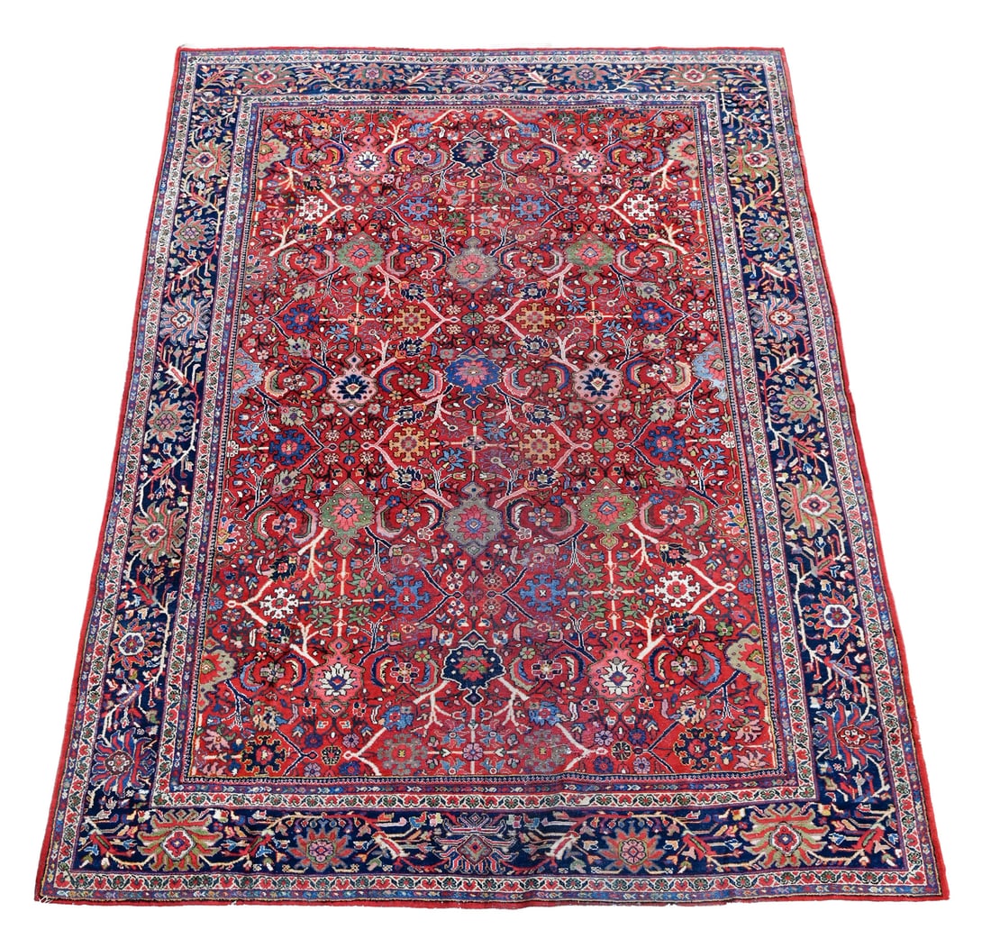 A ZIEGLER MAHAL CARPET, CIRCA 1910 (1 of 4)