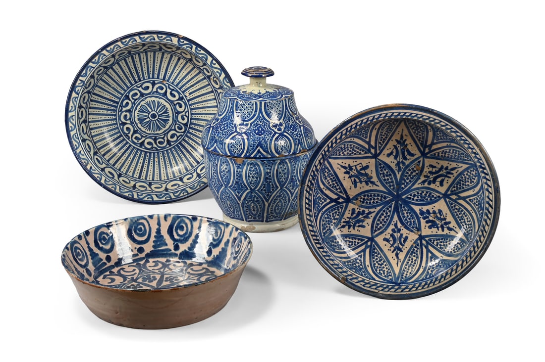A GROUP OF MOROCCAN TIN GLAZED BLUE AND WHITE POTTERY, 19TH CENTURY (1 of 8)