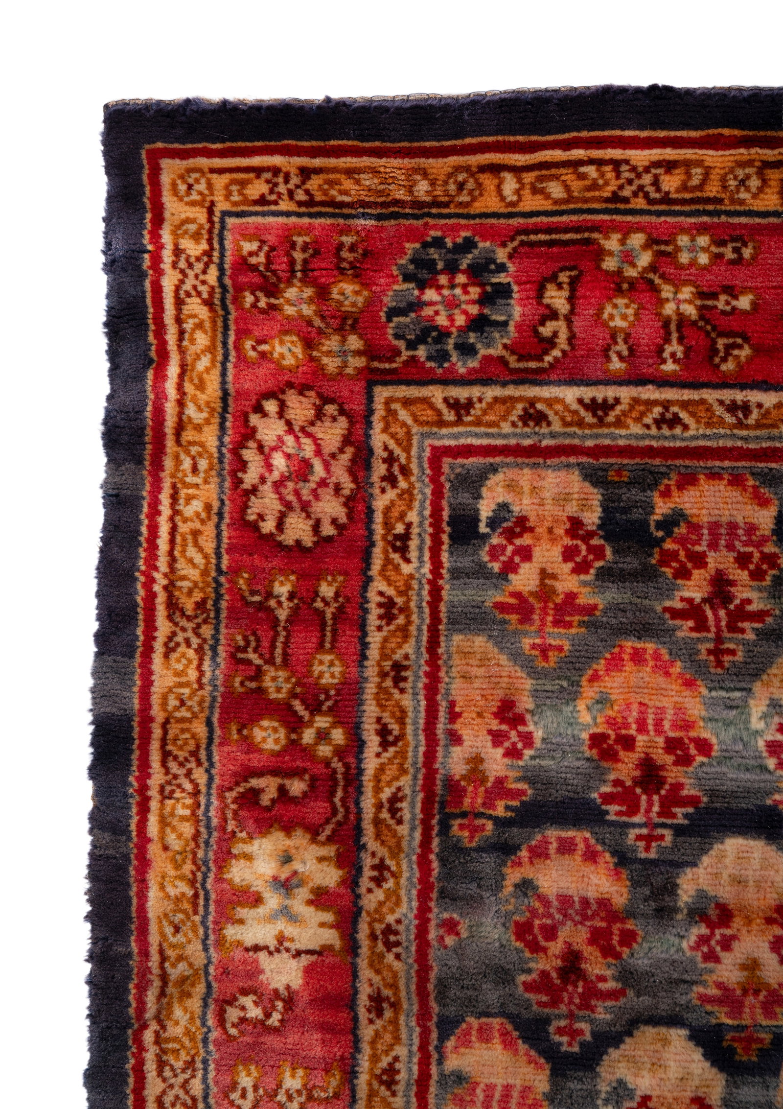 A BELGIAN CHENILLE CARPET - 3