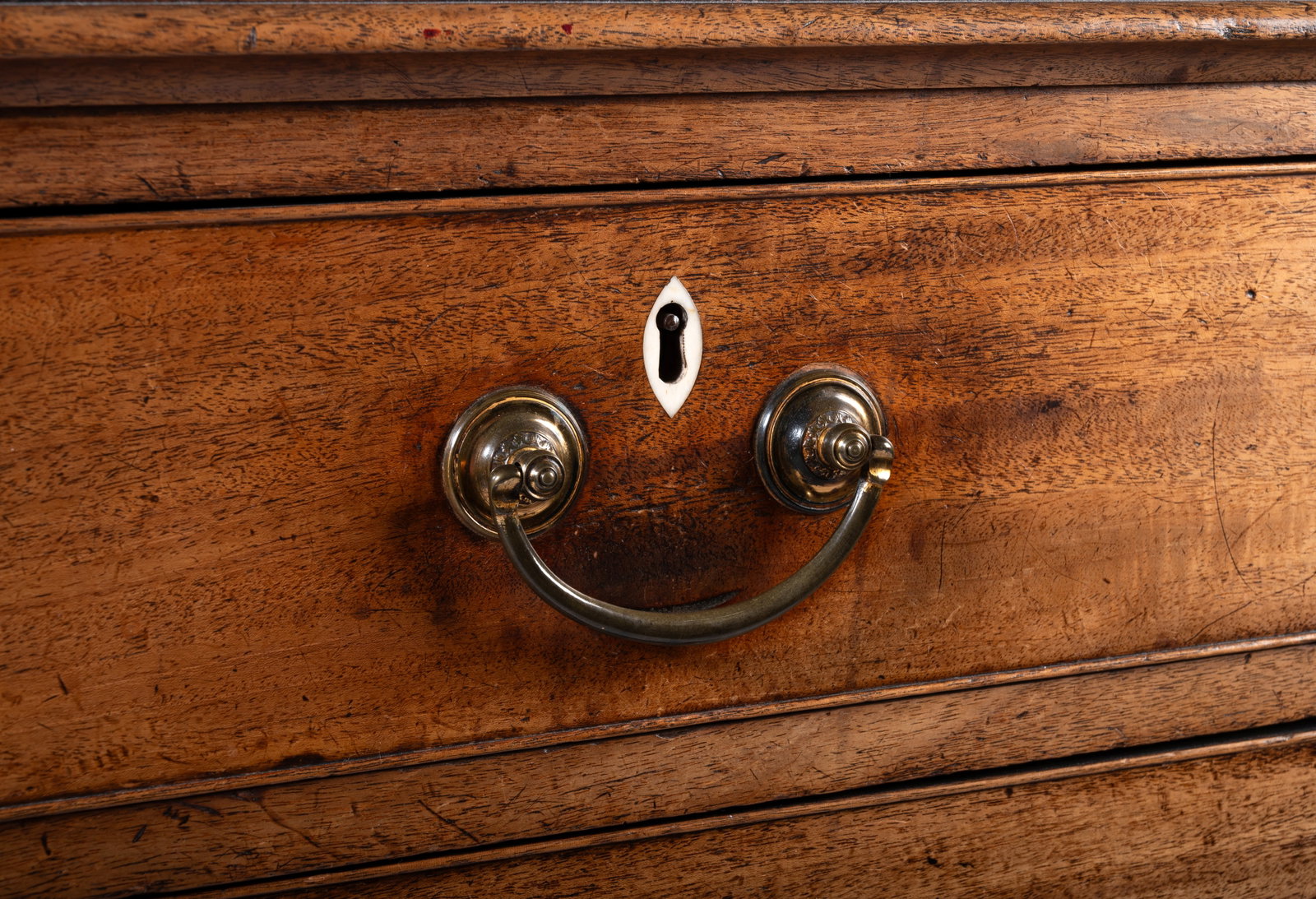 Y A GEORGE III MAHOGANY CHEST, EARLY 19TH CENTURY - 2