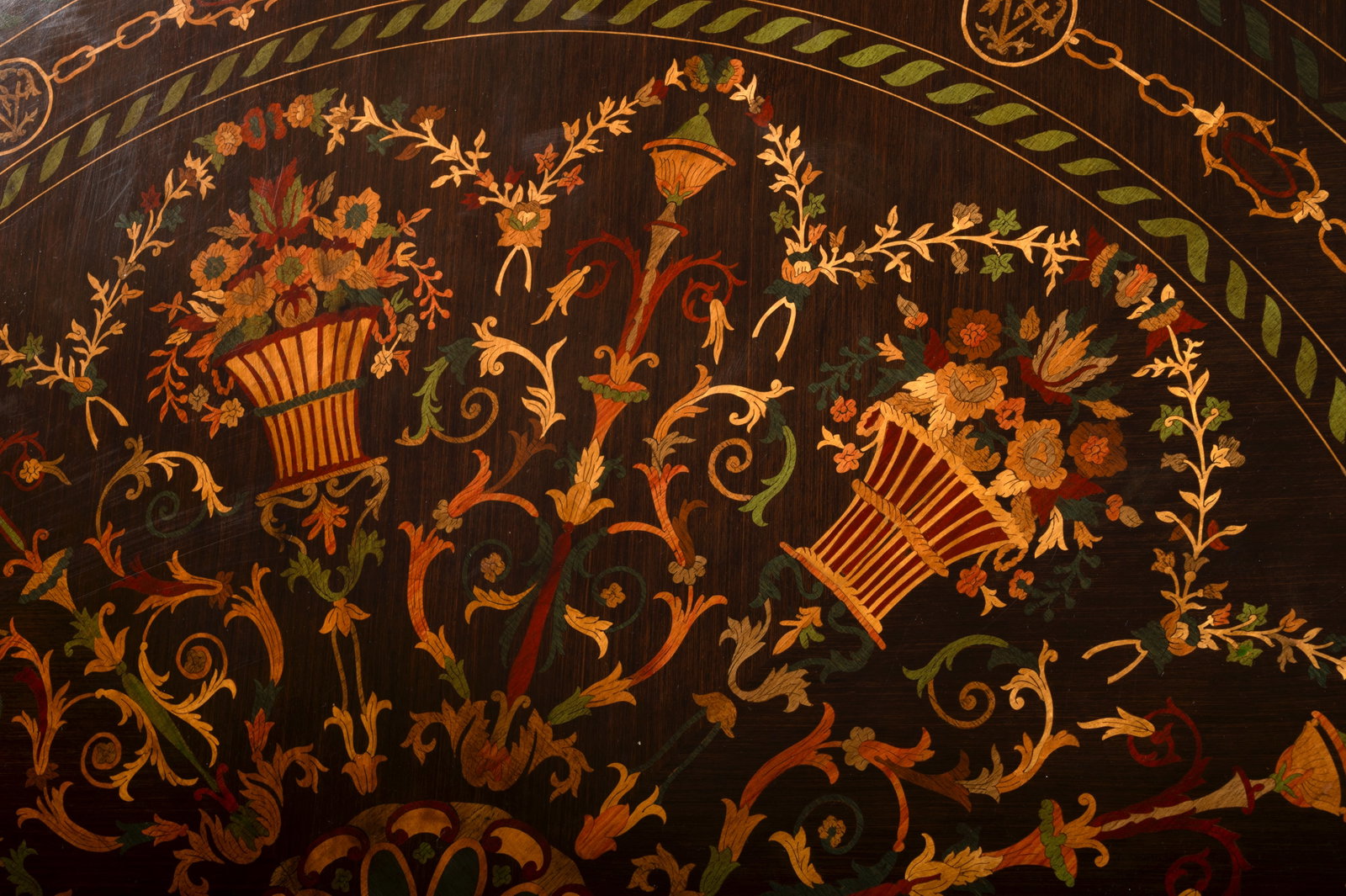 A PARCEL GILT AND MARQUETRY CENTRE TABLE, IN FRENCH STYLE, MODERN - 3