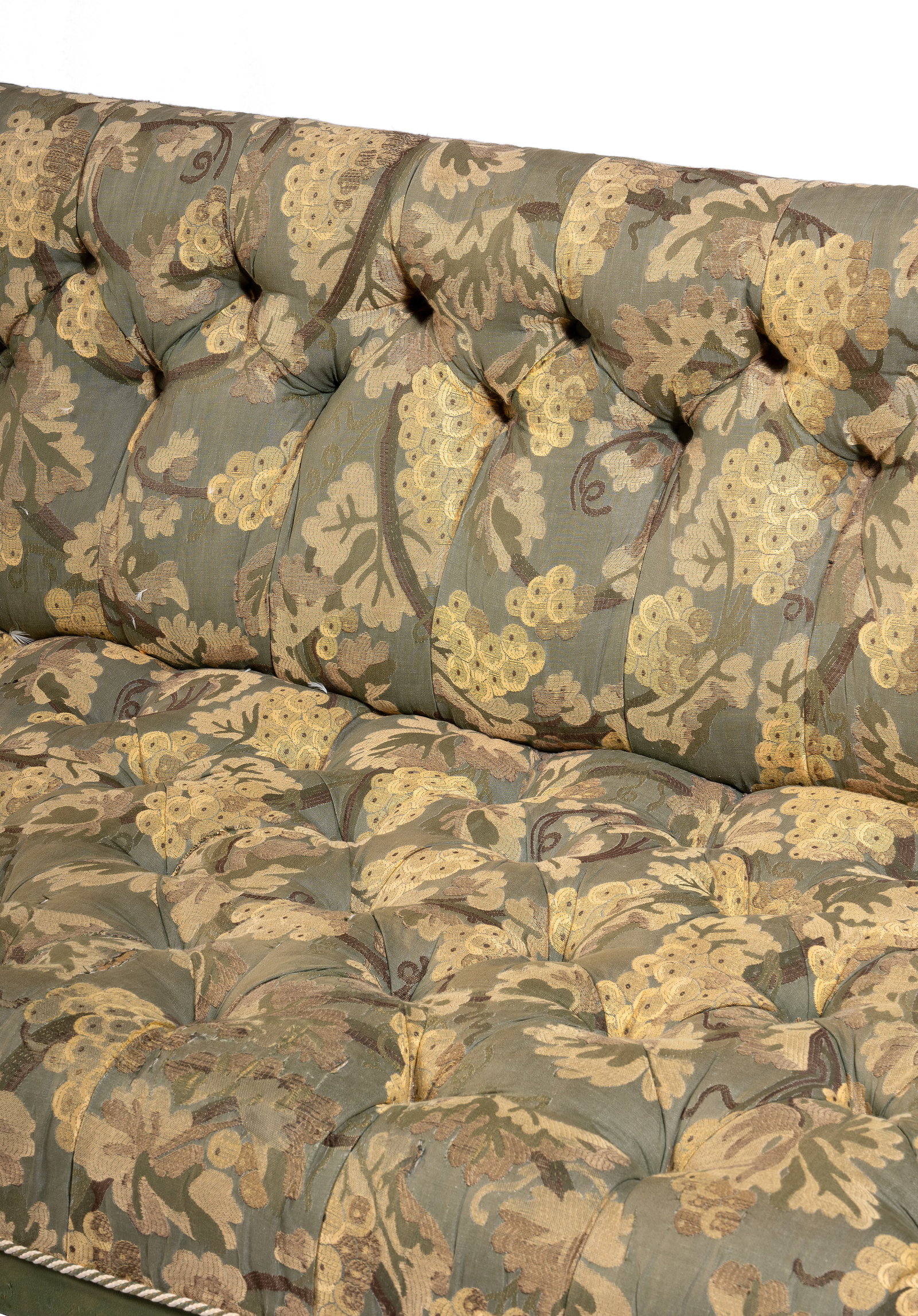 A WILLIAM IV WALNUT AND UPHOLSTERED SOFA, IN THE MANNER OF HOLLAND & SONS, CIRCA 1835 - 2