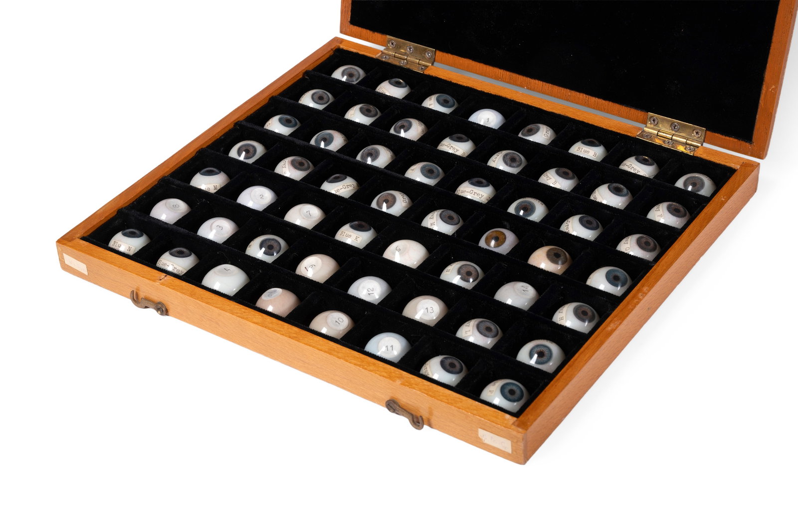 A CASED SET OF FIFTY-SIX OPTICIAN'S PROSTHETIC EYES, LATE 19TH OR EARLY 20TH CENTURY - 2