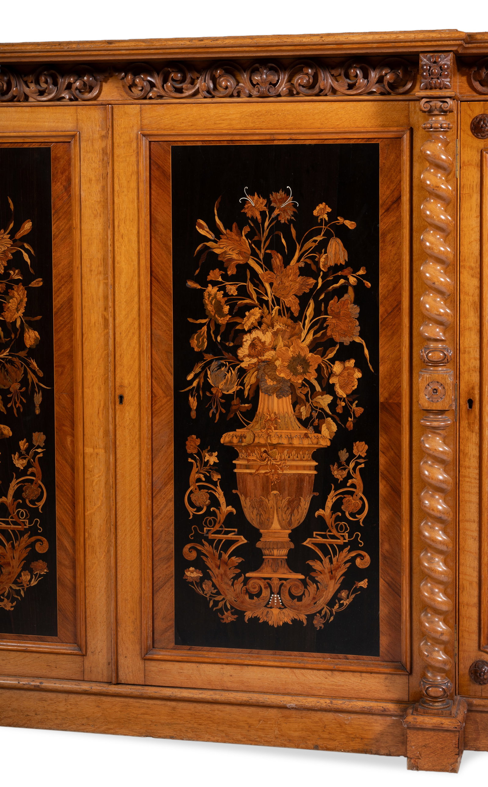 Y A VICTORIAN GOLDEN OAK AND MARQUETRY INLAID SIDE CABINET, 19TH CENTURY - 2