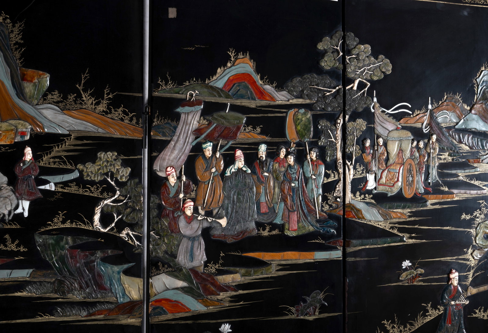 A CHINESE SIX-PANEL BLACK LACQUER AND INLAID SCREEN, 20TH CENTURY - 4