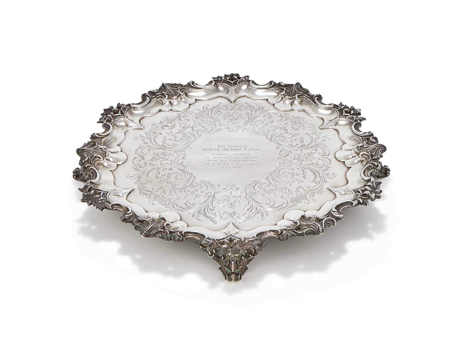 A VICTORIAN SILVER SHAPED CIRCULAR SALVER, EDWARD, JOHN & WILLIAM BARNARD, LONDON 1846 (1 of 3)