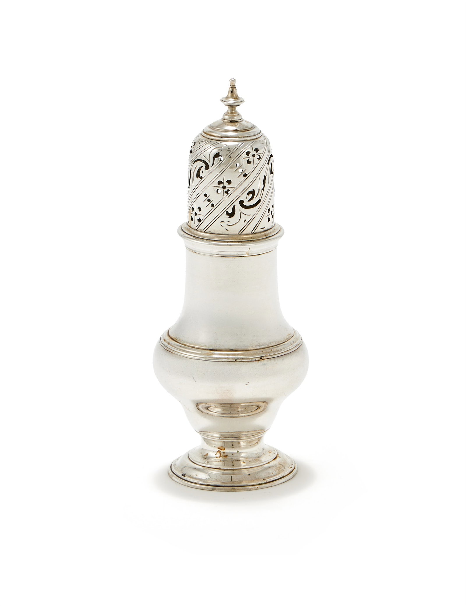 A GEORGE II SILVER CASTER, JABEZ DANIELL, LONDON 1756 (1 of 2)
