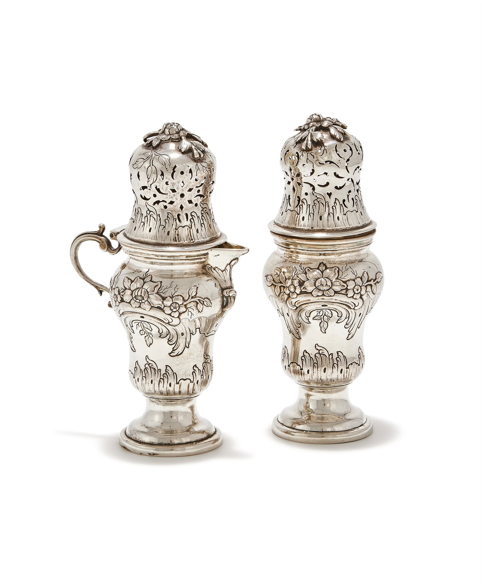 A GERMAN SILVER SUGAR CASTER AND DRY MUSTARD CASTER, JOHAN ALHARD JASTER SENIOR, BRAUNSCHWEIG (1 of 2)