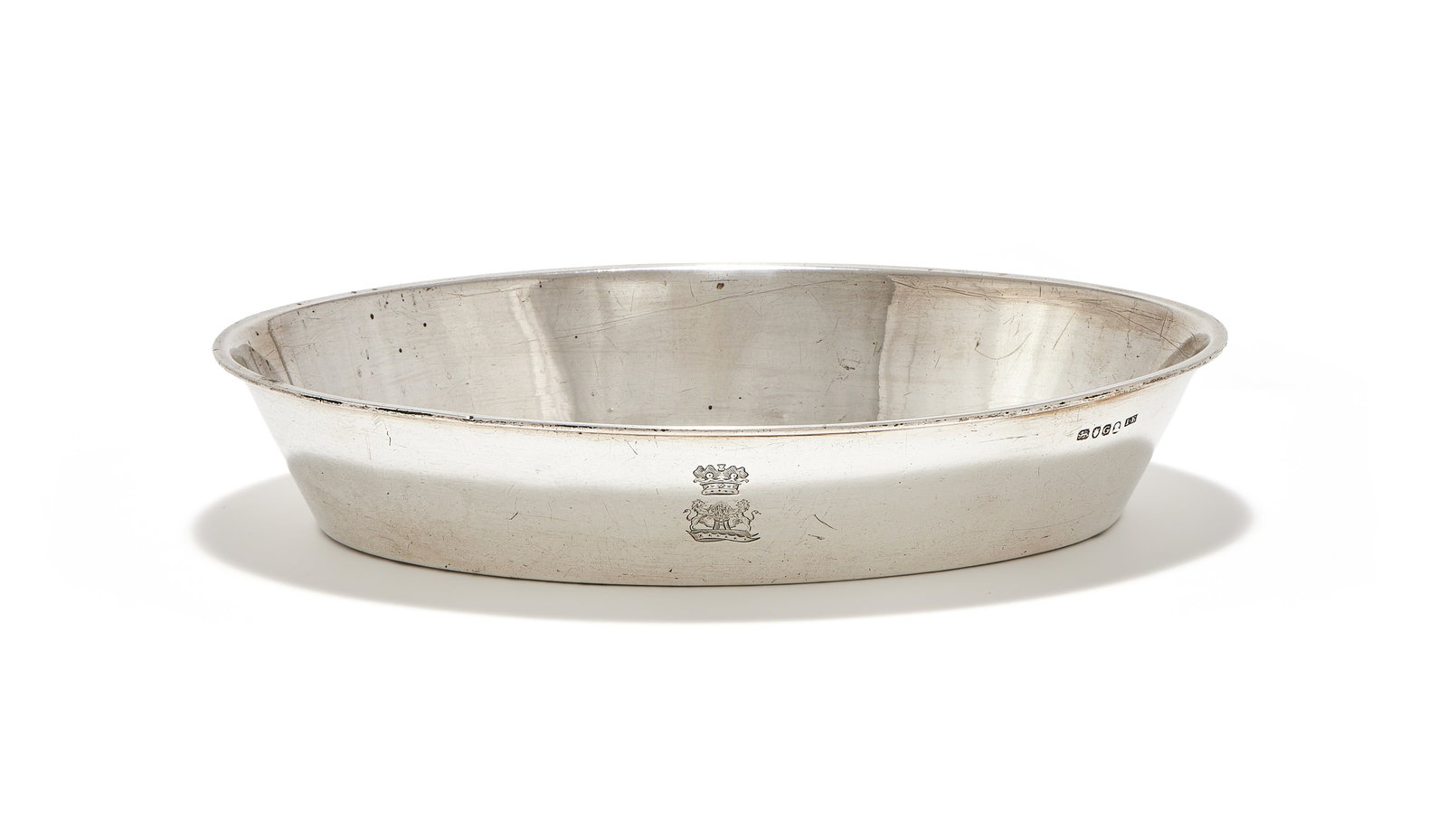 A GEORGE III SILVER OVAL VEGETABLE DISH, JOHN EDWARDS, LONDON 1802 (1 of 2)