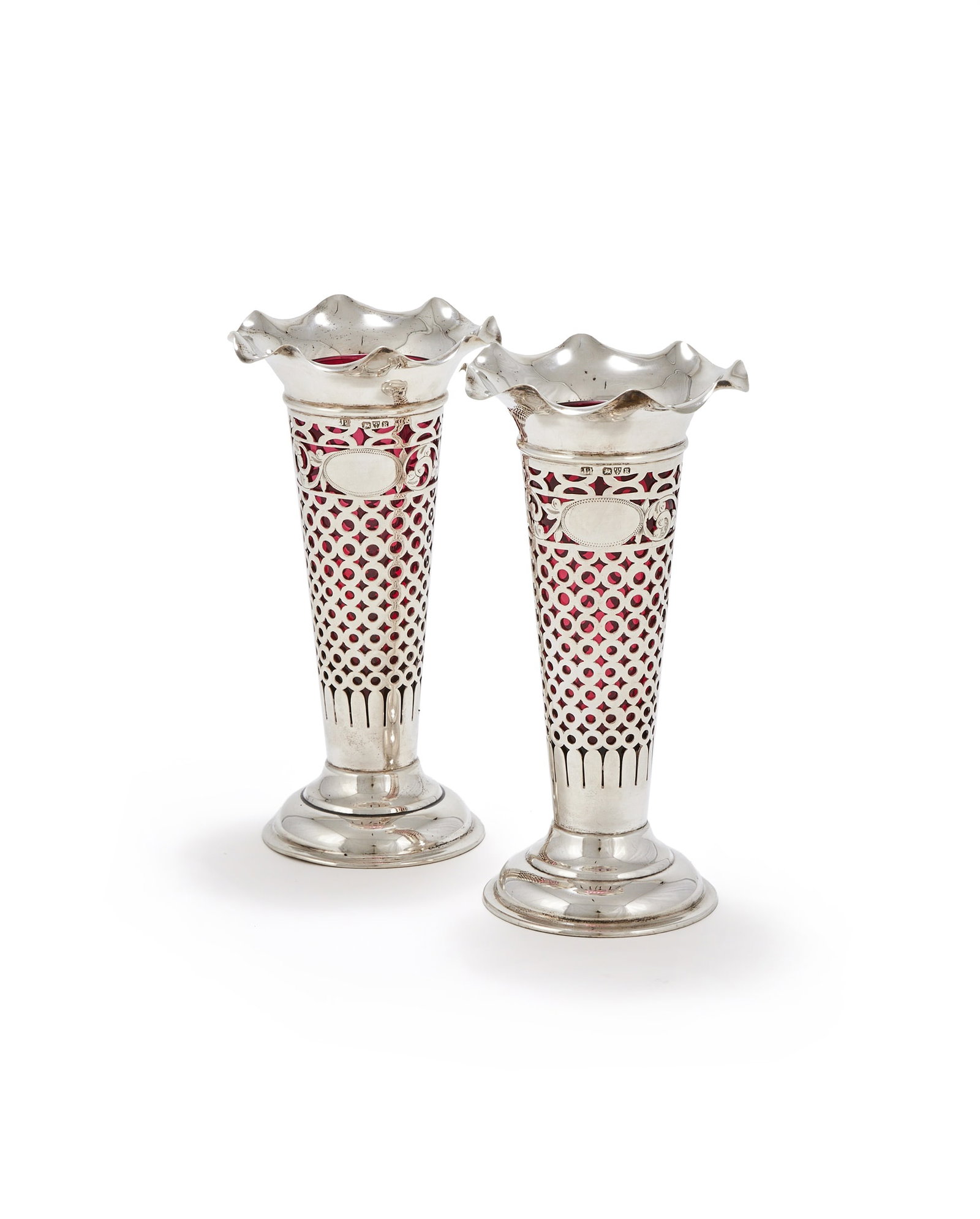 A PAIR OF VICTORIAN SILVER SPILL VASES, JAY, RICHARD ATTENBOROUGH & CO., CHESTER 1900 (1 of 2)
