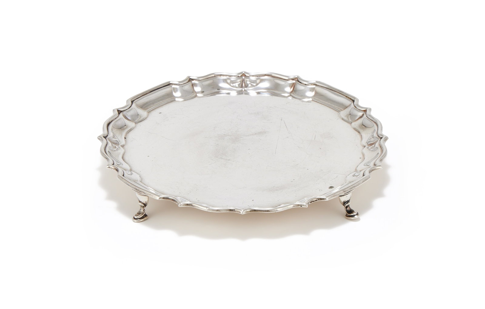 AN EDWARDIAN SILVER SHAPED CIRCULAR SALVER, BARKER BROTHERS, CHESTER 1908 (1 of 2)