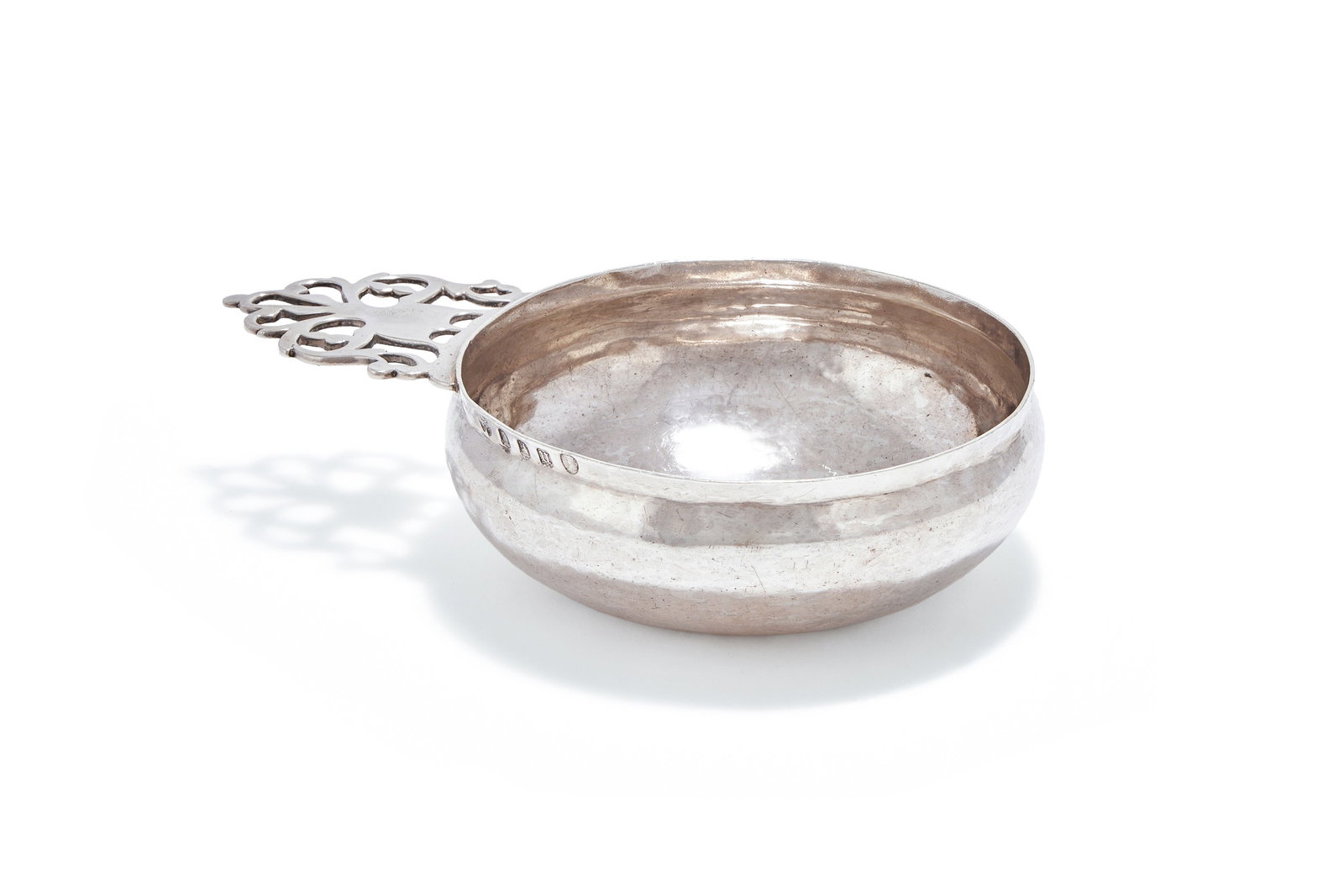 A SILVER BRITANNIA STANDARD BLEEDING BOWL, J. PARKES & CO., LONDON 1935 (1 of 2)