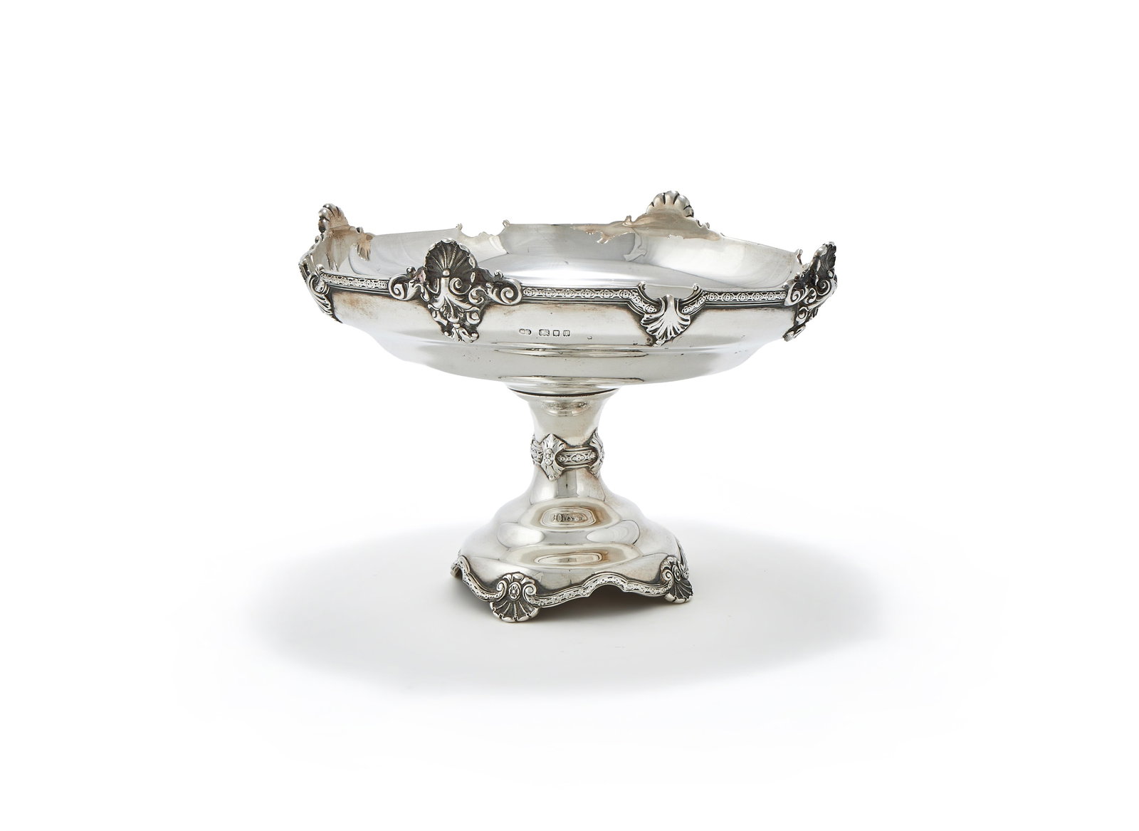 A SILVER PEDESTAL BOWL, MANOAH RHODES & SONS LTD., LONDON 1926 (1 of 3)