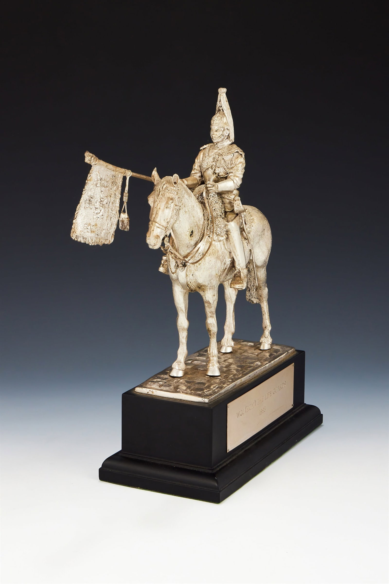 A SILVER FIGURE OF A LIFE GUARD REGIMENTAL CORPORAL MAJOR, MAPPIN & WEBB, BIRMINGHAM 1994 (1 of 4)