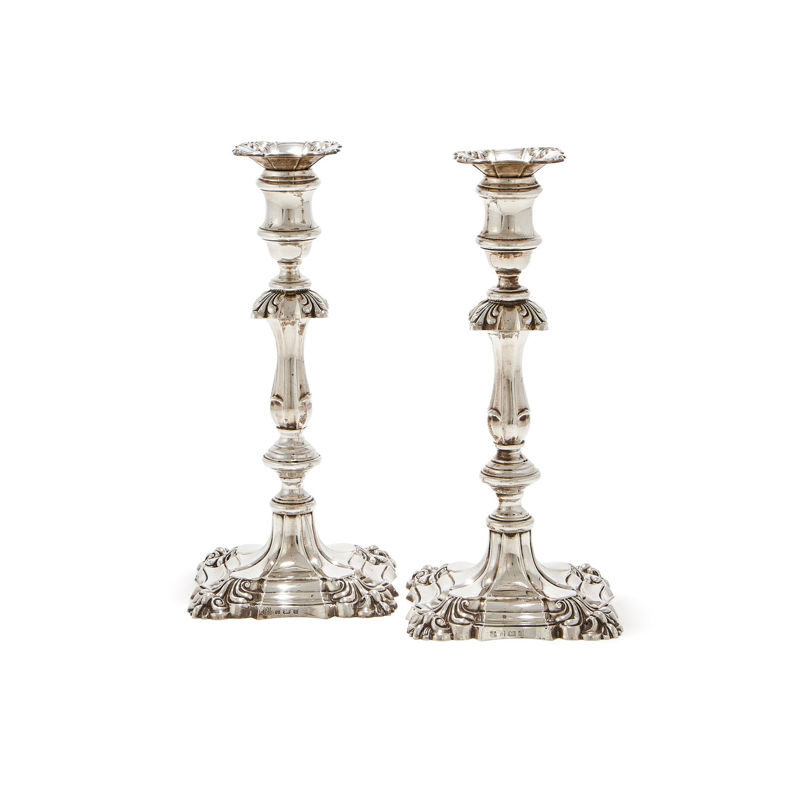 A PAIR OF SILVER CANDLESTICKS, BARKER ELLIS SILVER CO., BIRMINGHAM 1973 (1 of 2)