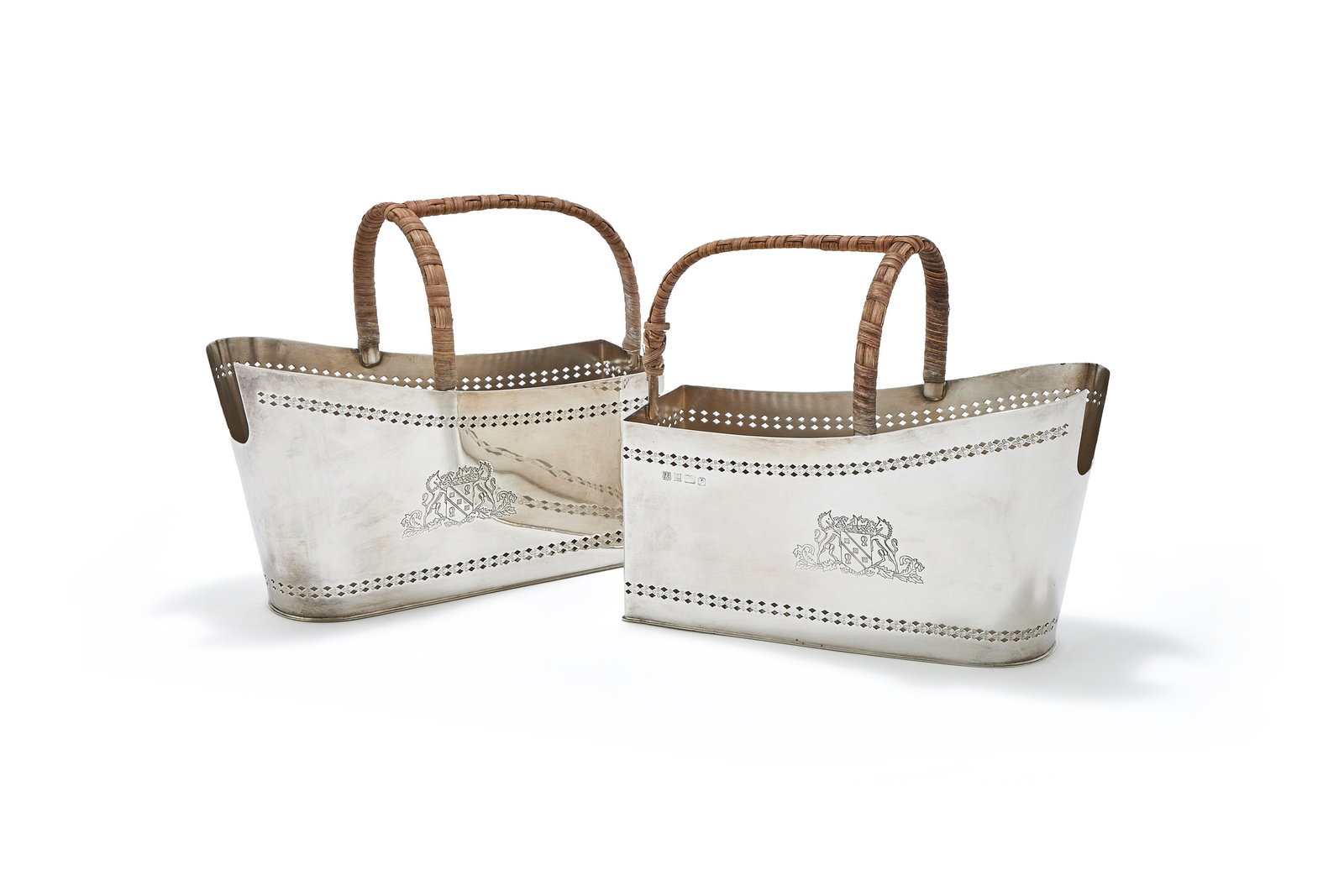 A PAIR OF SILVER WINE BOTTLE CRADLES, BARKER ELLIS SILVER CO., BIRMINGHAM 1980 (1 of 2)