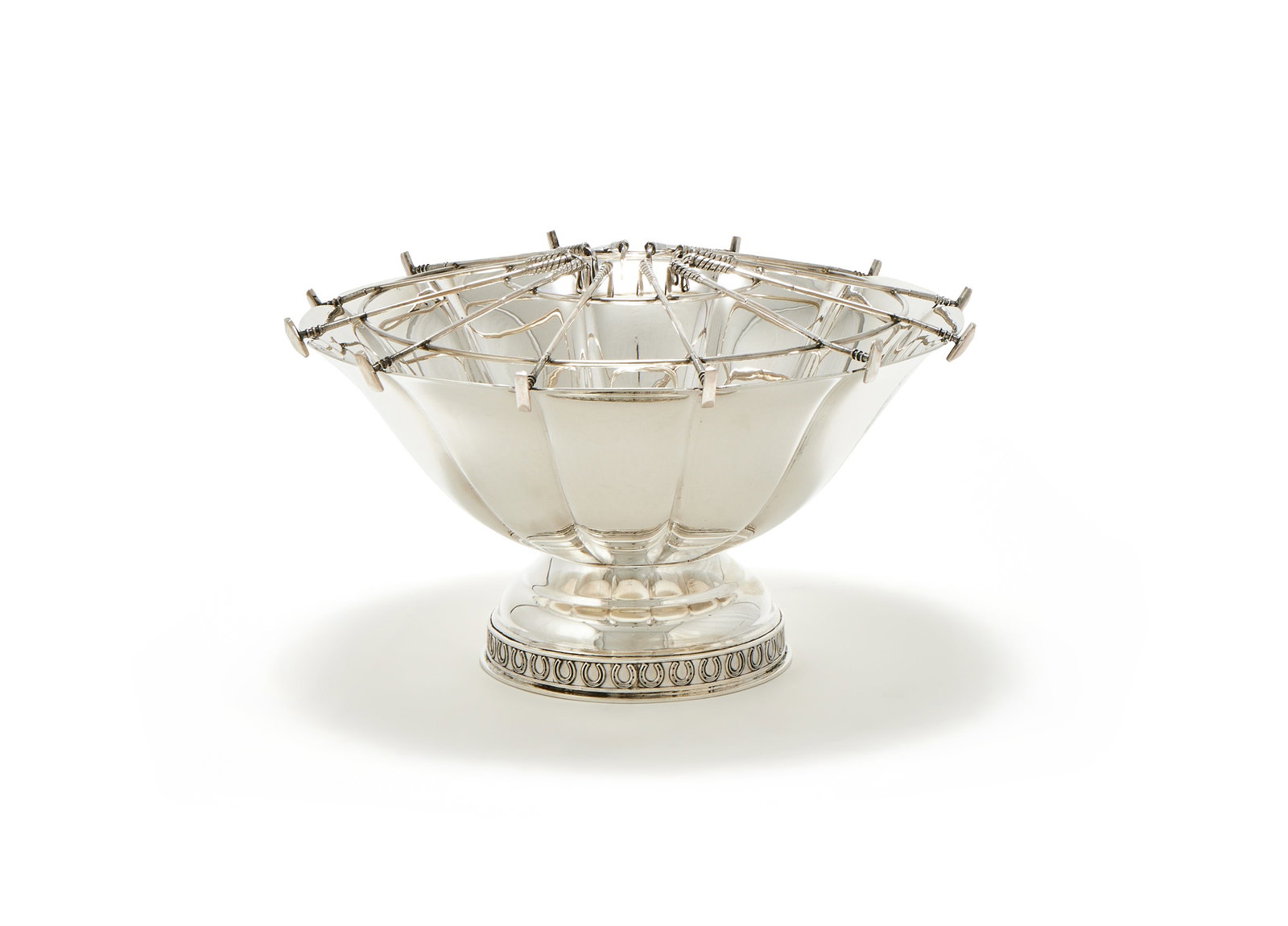 A SILVER SHAPED CIRCULAR ROSE BOWL, ASPREY & CO. LTD., BIRMINGHAM 1997 (1 of 3)