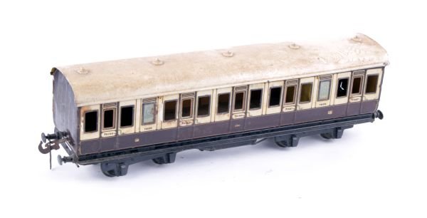 Gauge 1 - A Carette for Bassett-Lowke L.N.W.R. fir: Gauge 1 - A Carette for Bassett-Lowke L.N.W.R. first-third coach, No.1322, lined cream and brown livery, unboxed. 